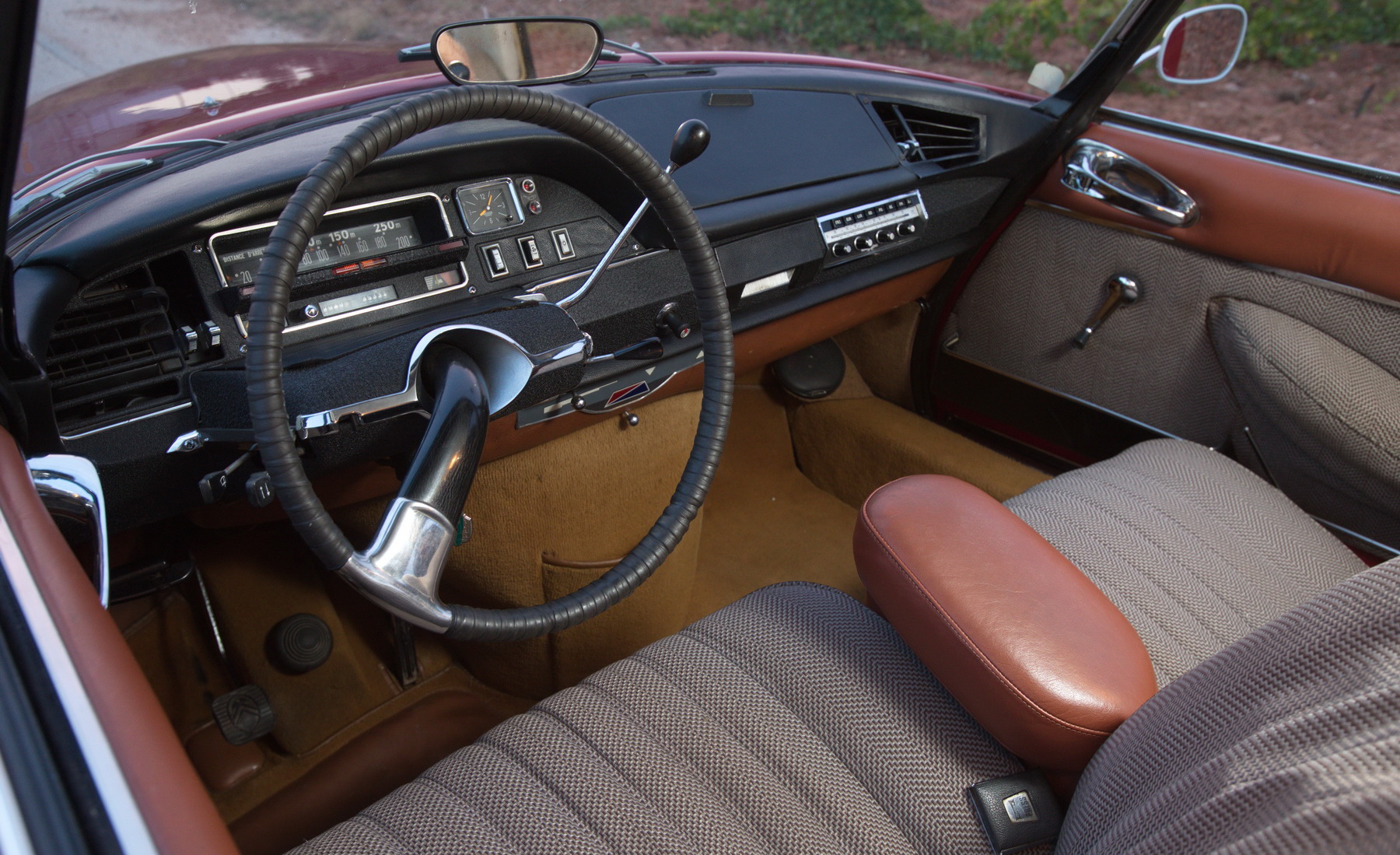 Citroen DS21 interior