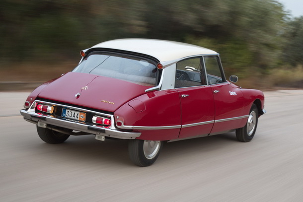 Citroen DS21 rear tracking