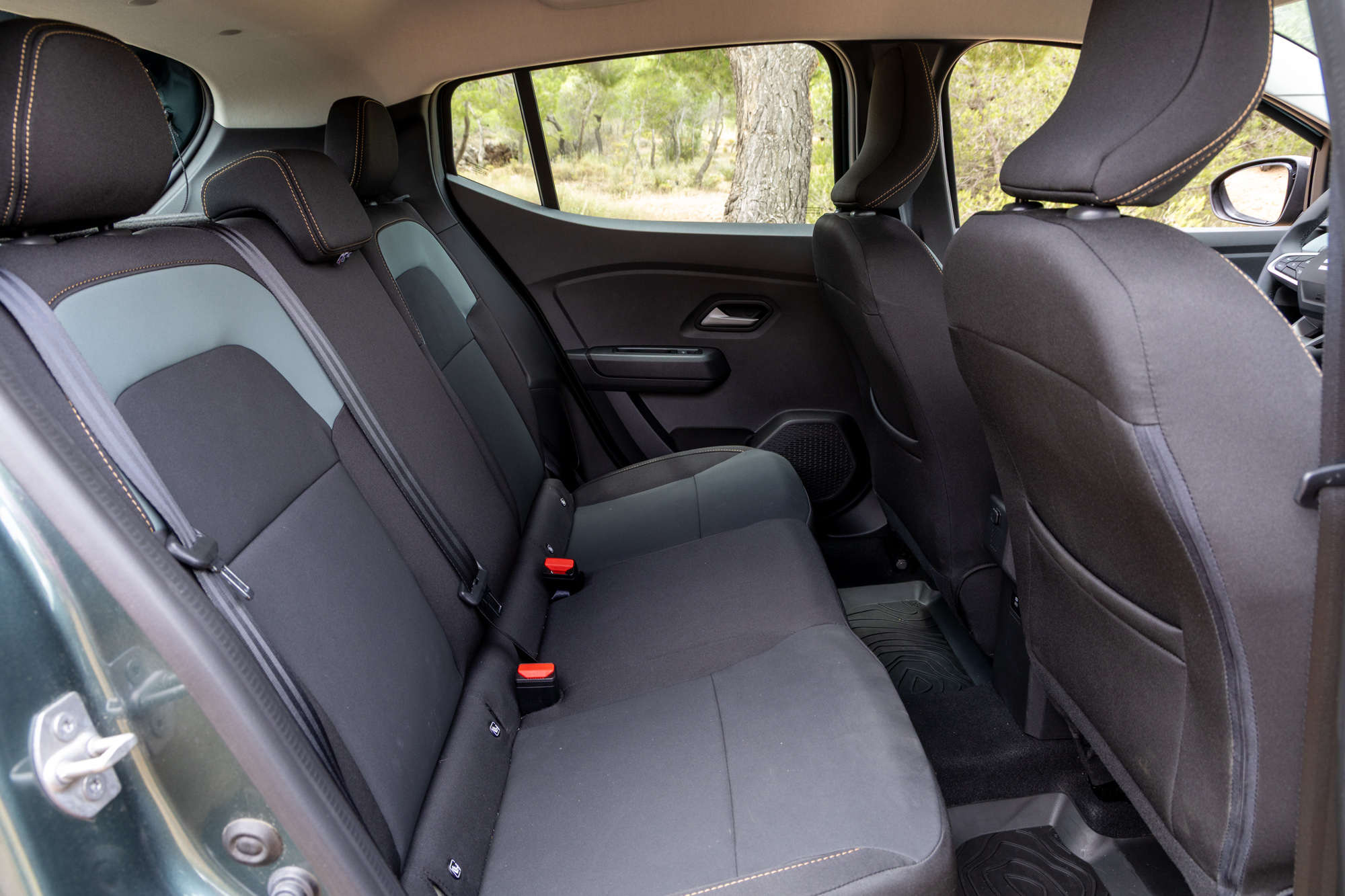 Test Drive: Dacia Sandero Stepway Eco-G 120 EDC, Photo © DRIVE Media Group/Thanassis Koutsogiannis