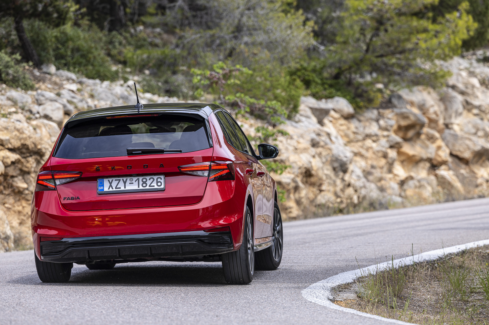 Škoda Fabia 1.5 TSI Monte Carlo vs Suzuki Swift Sport