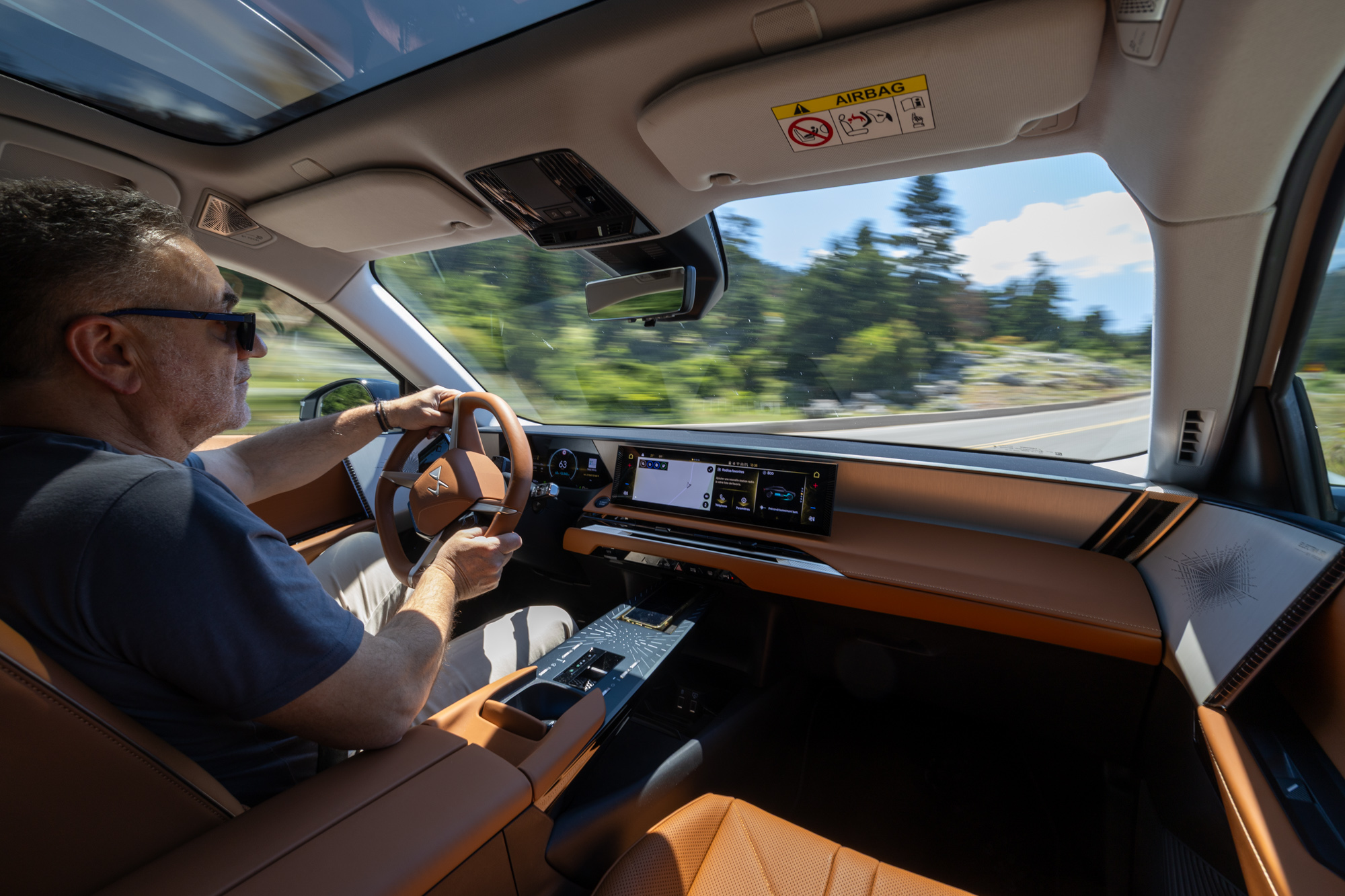 Test drive: DS N°8 Long Range AWD, Photo © DRIVE Media Group/Thanassis Koutsogiannis