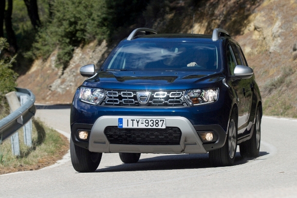 Dacia Duster_cornering