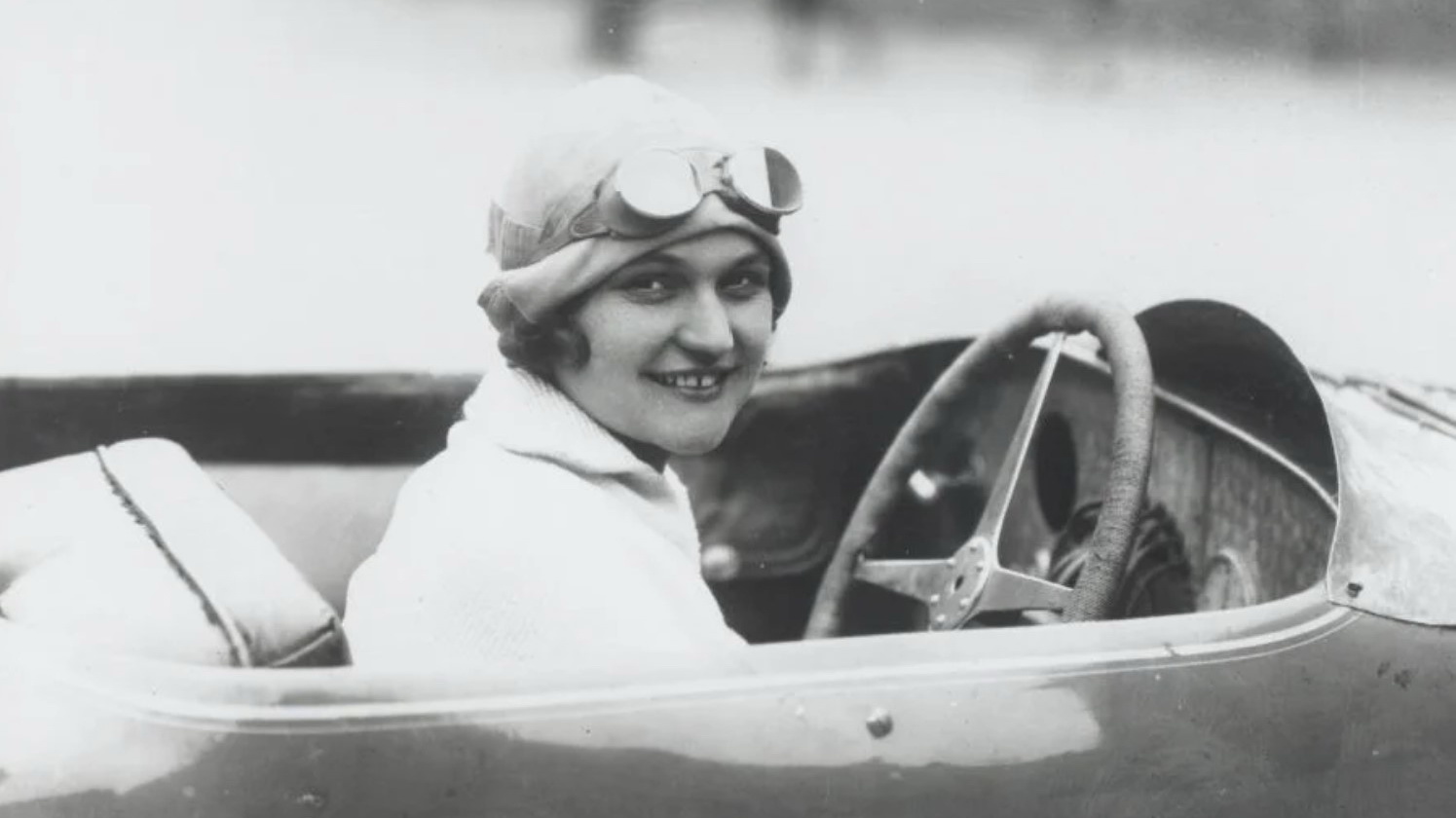 Drive Legend: Elisabeth Junek 1900-1994, βασίλισσα του βολάν