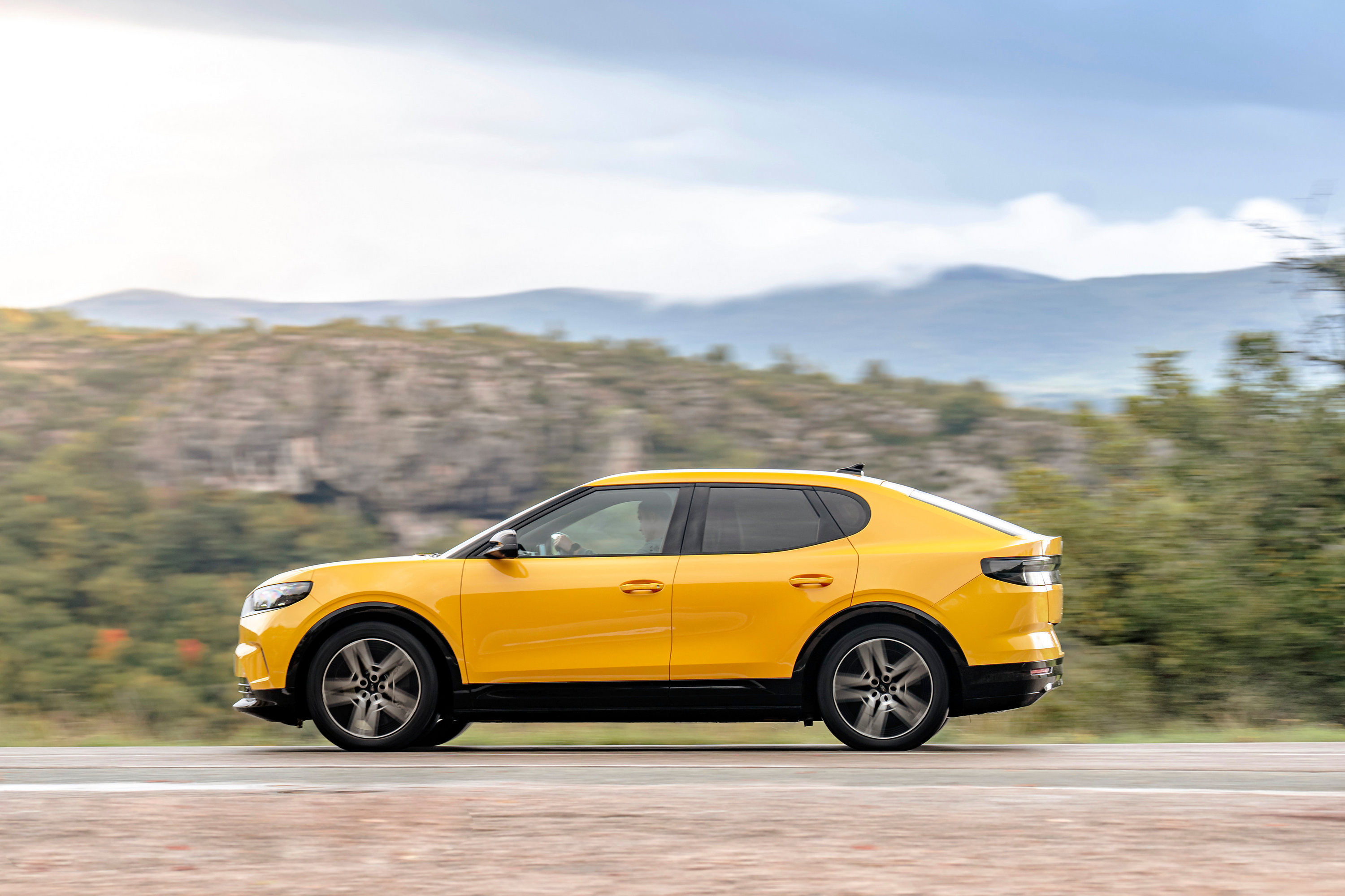 Ford Explorer-Capri