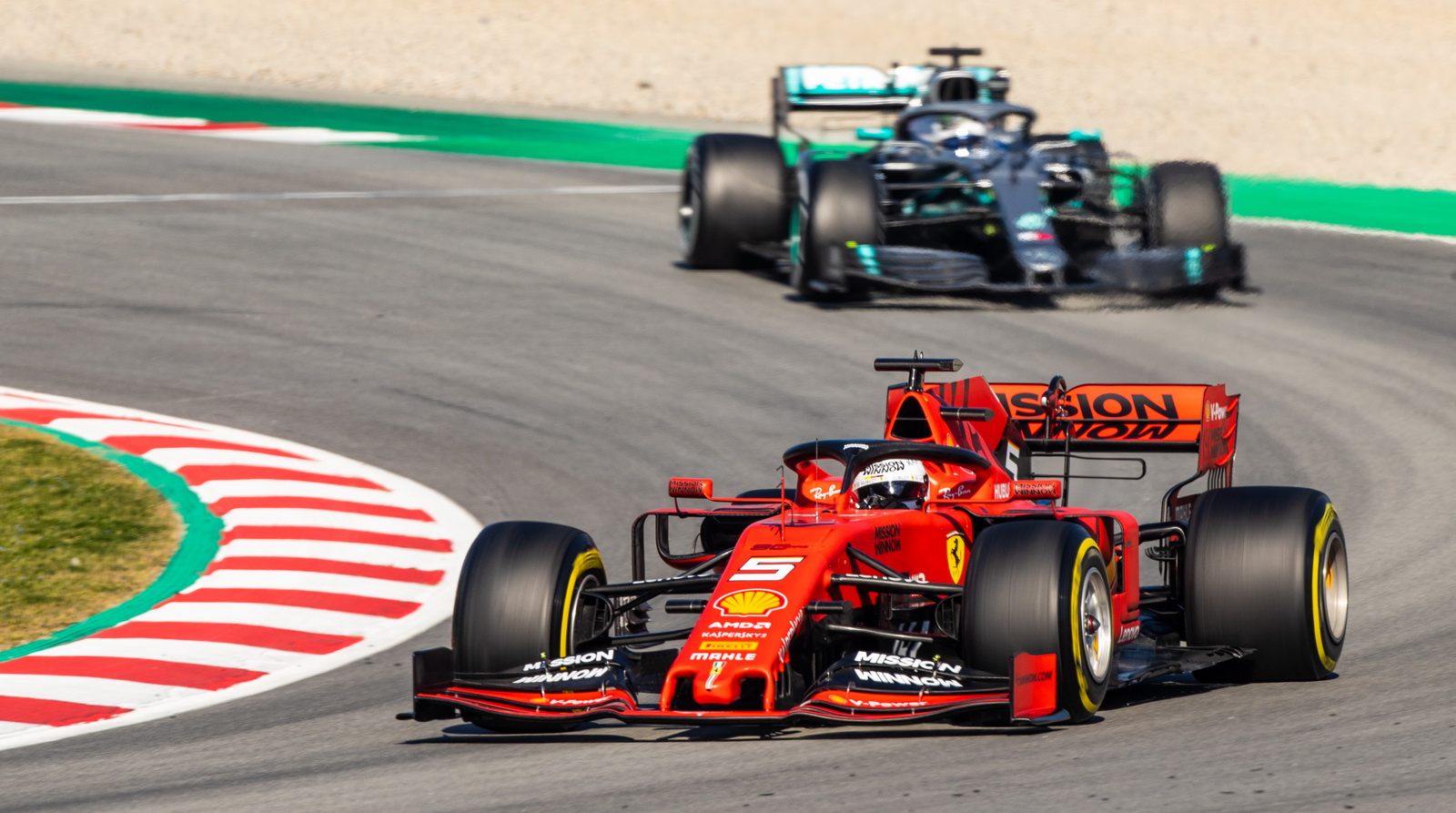 Ferrari και Mercedes στις χειμερινές δοκιμές