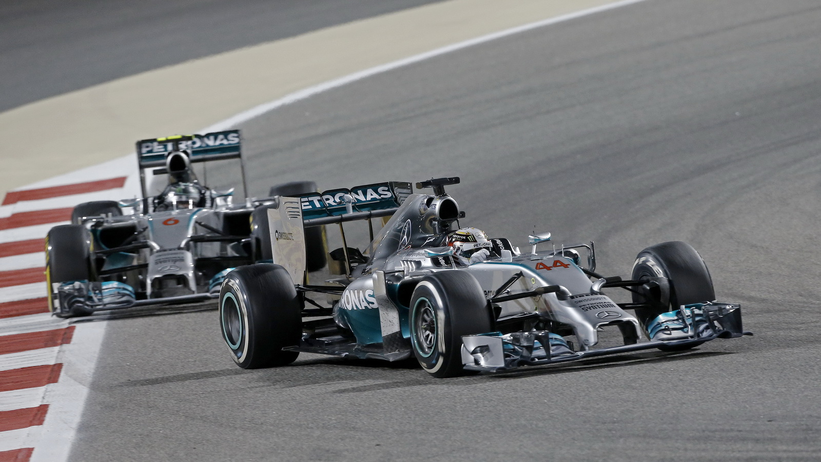Hamilton-Rosberg_Mercedes_Bahrain GP 2014