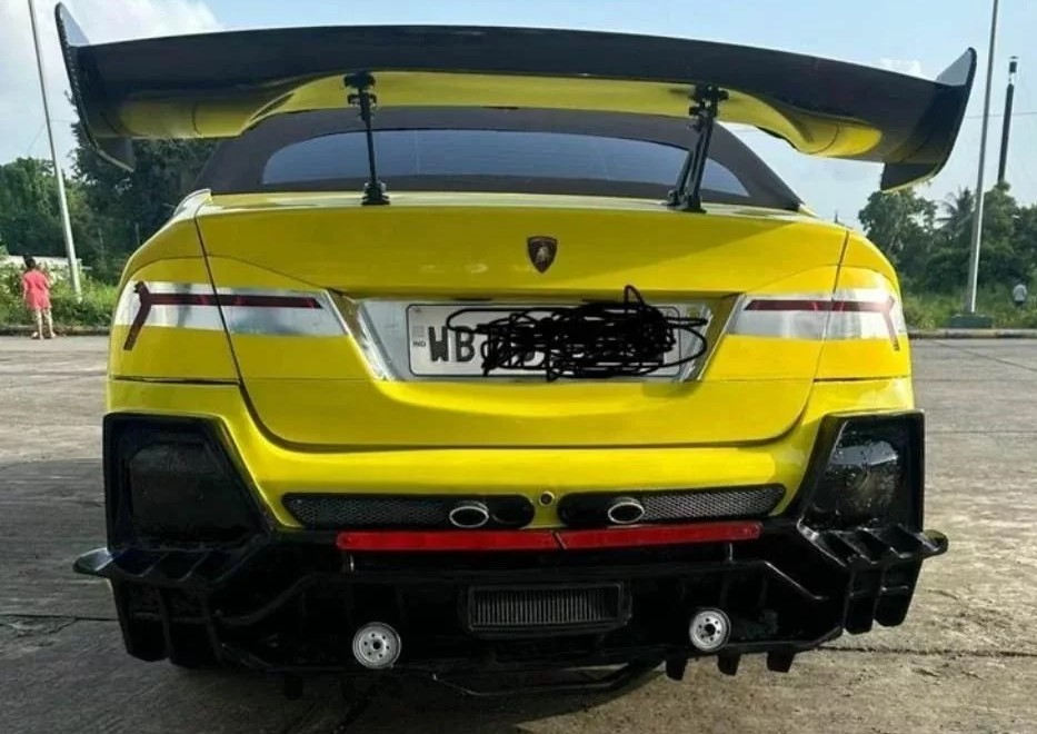 Honda Civic - Lamborghini Huracán