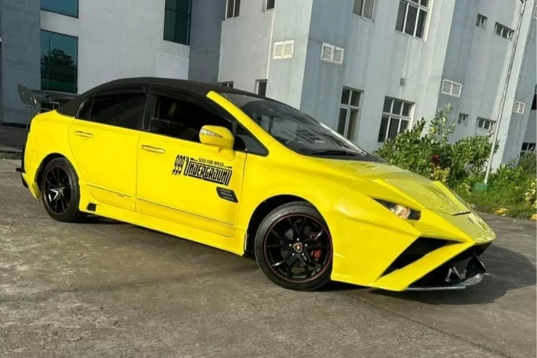 Honda Civic - Lamborghini Huracán