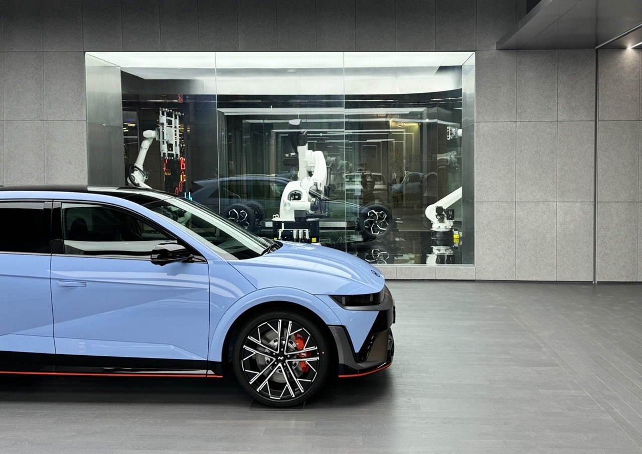 Hyundai IONIQ Lab