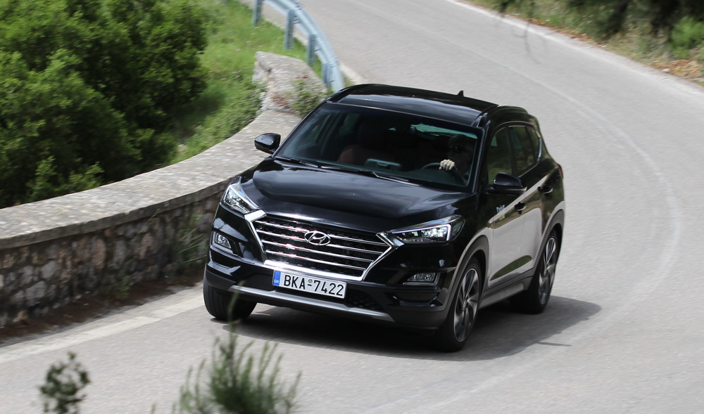 Hyundai Tucson στροφή εμπρός