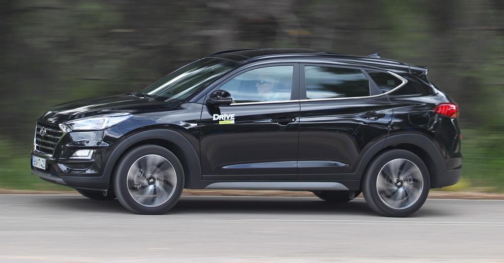 Hyundai Tucson side panning