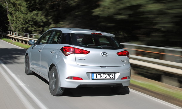 Hyundai i20 T-GDi rear