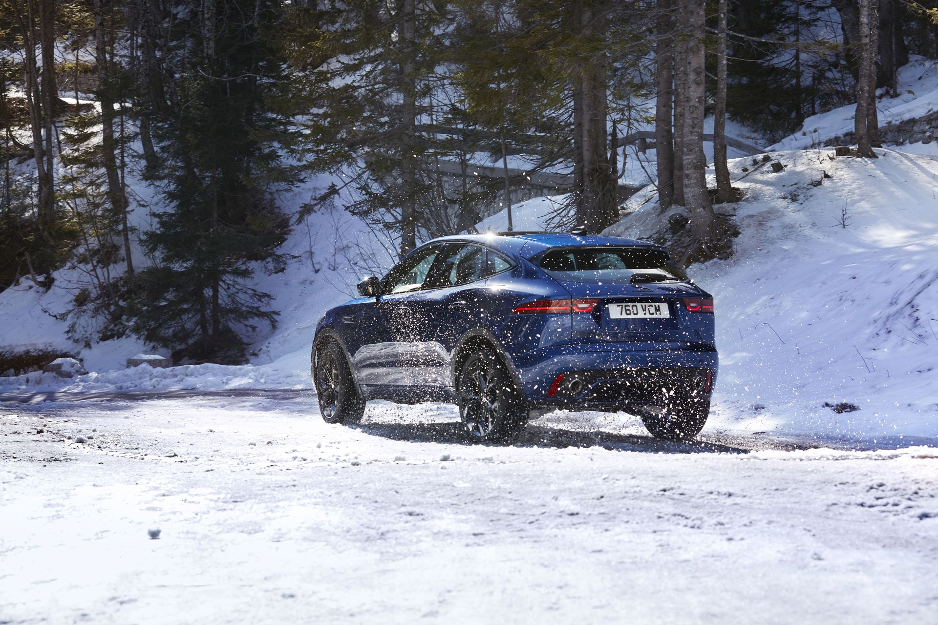 Jaguar E-Pace MY 2021 drive_gr 3