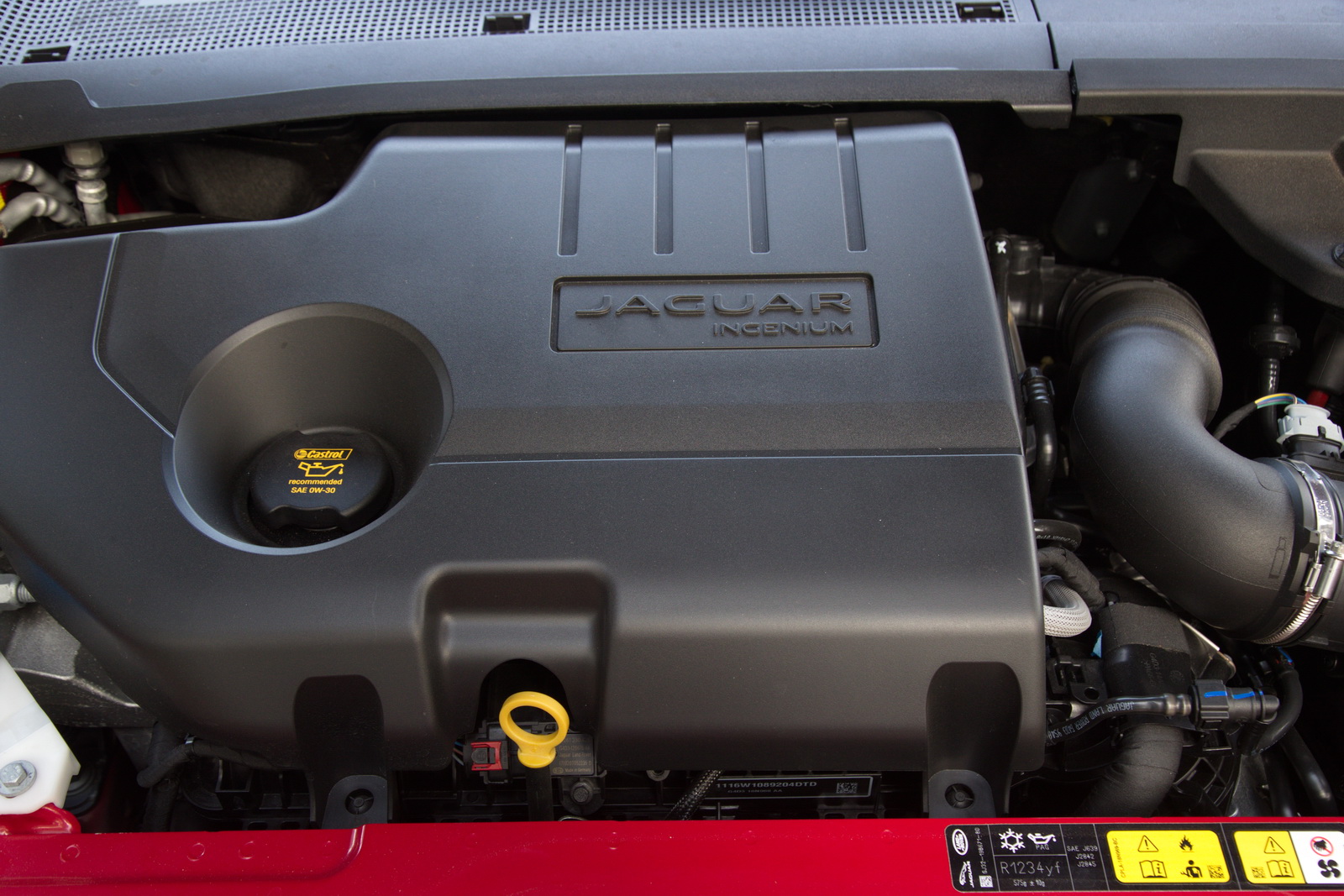 Jaguar E-Pace_engine