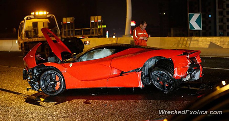 La Ferrari crash