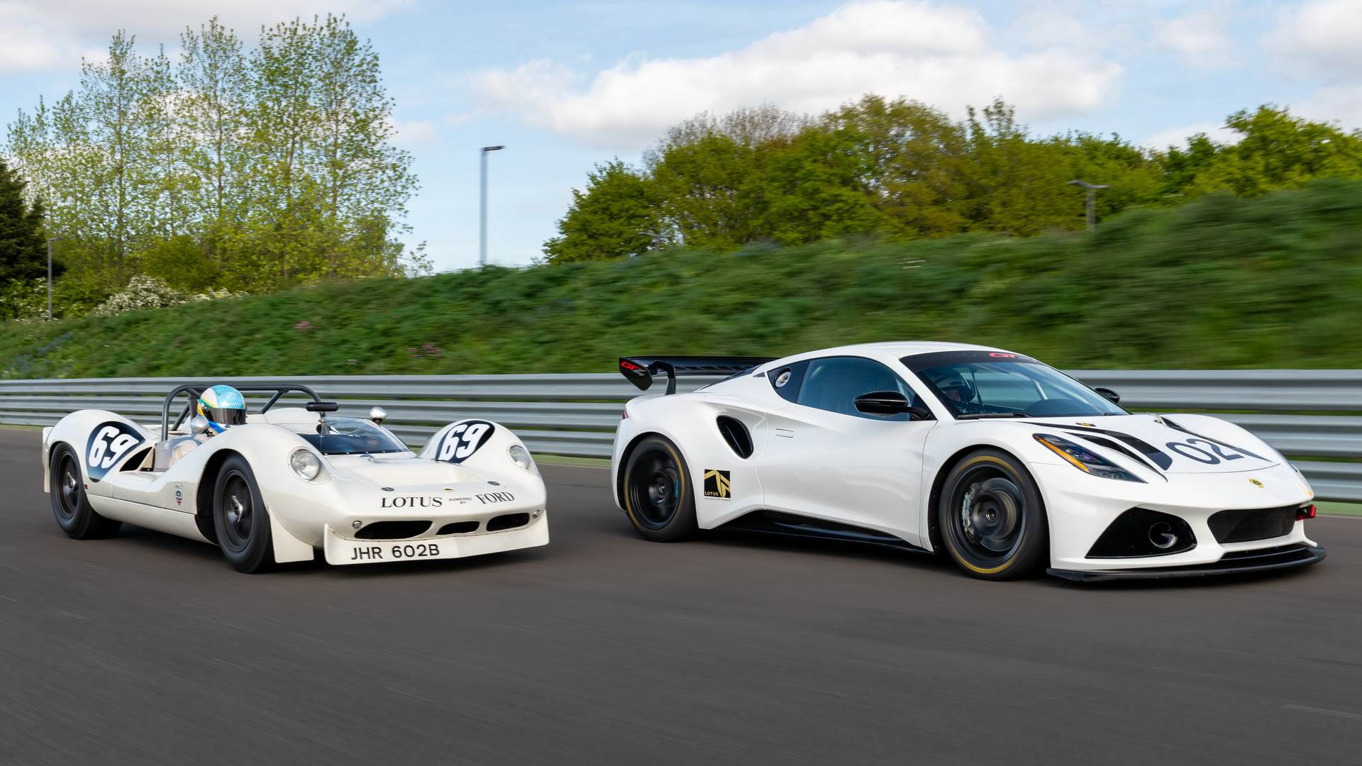 Lotus Emira GT4 & Lotus Type 30 @ Hethel Circuit