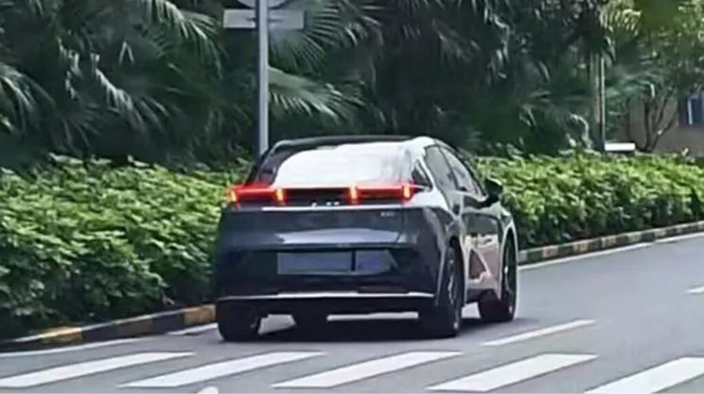 Lynk & Co Z20
