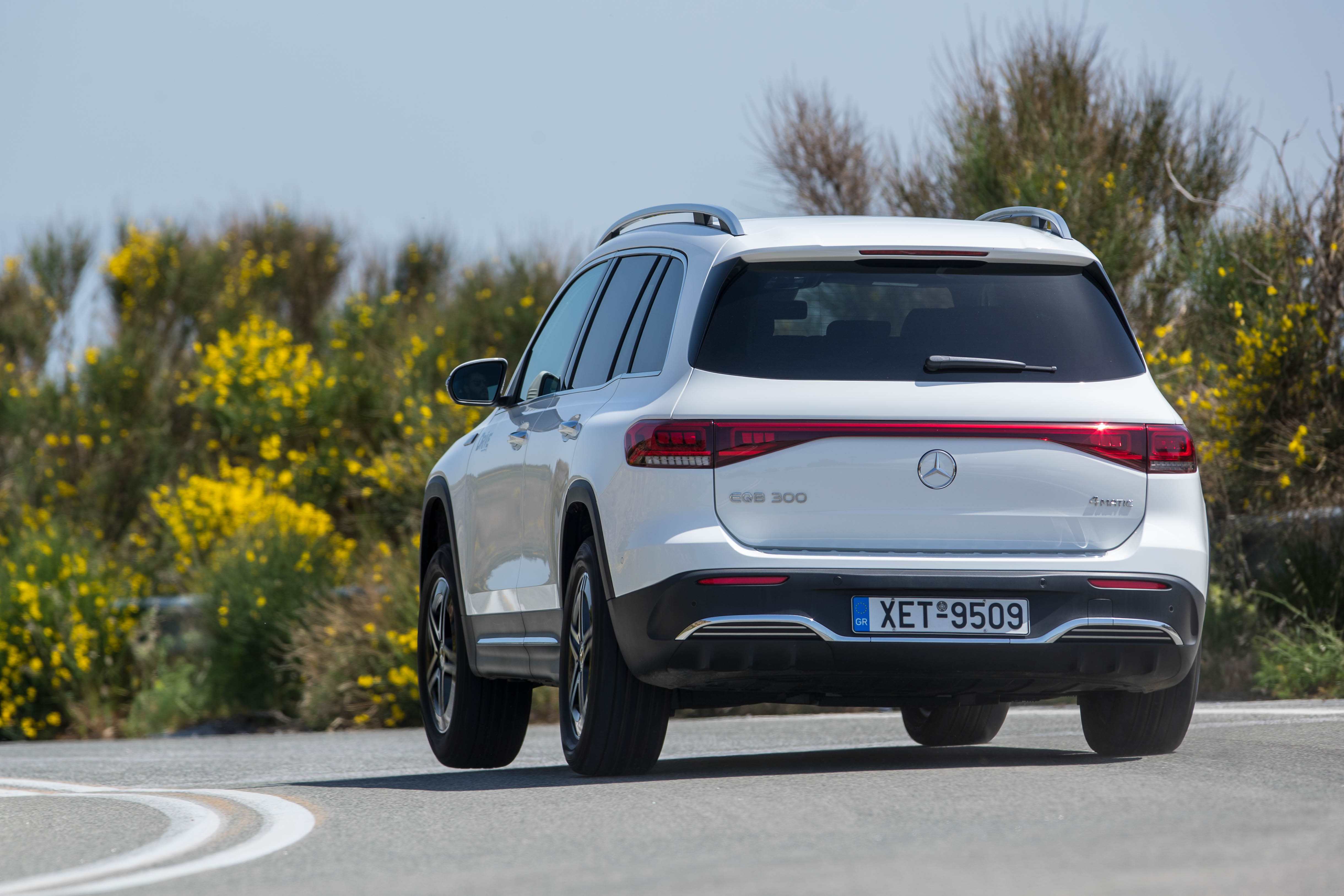 Mercedes-Benz EQB300 2022