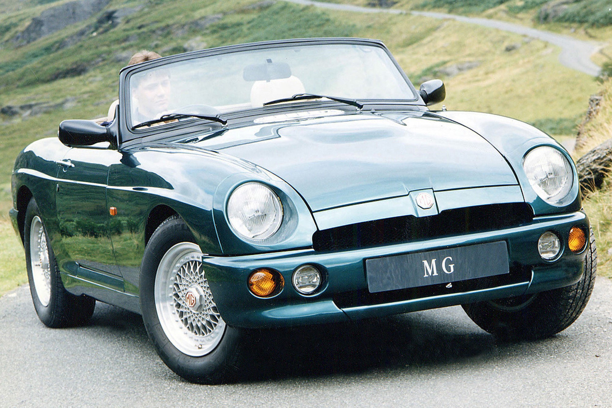 MG RV8