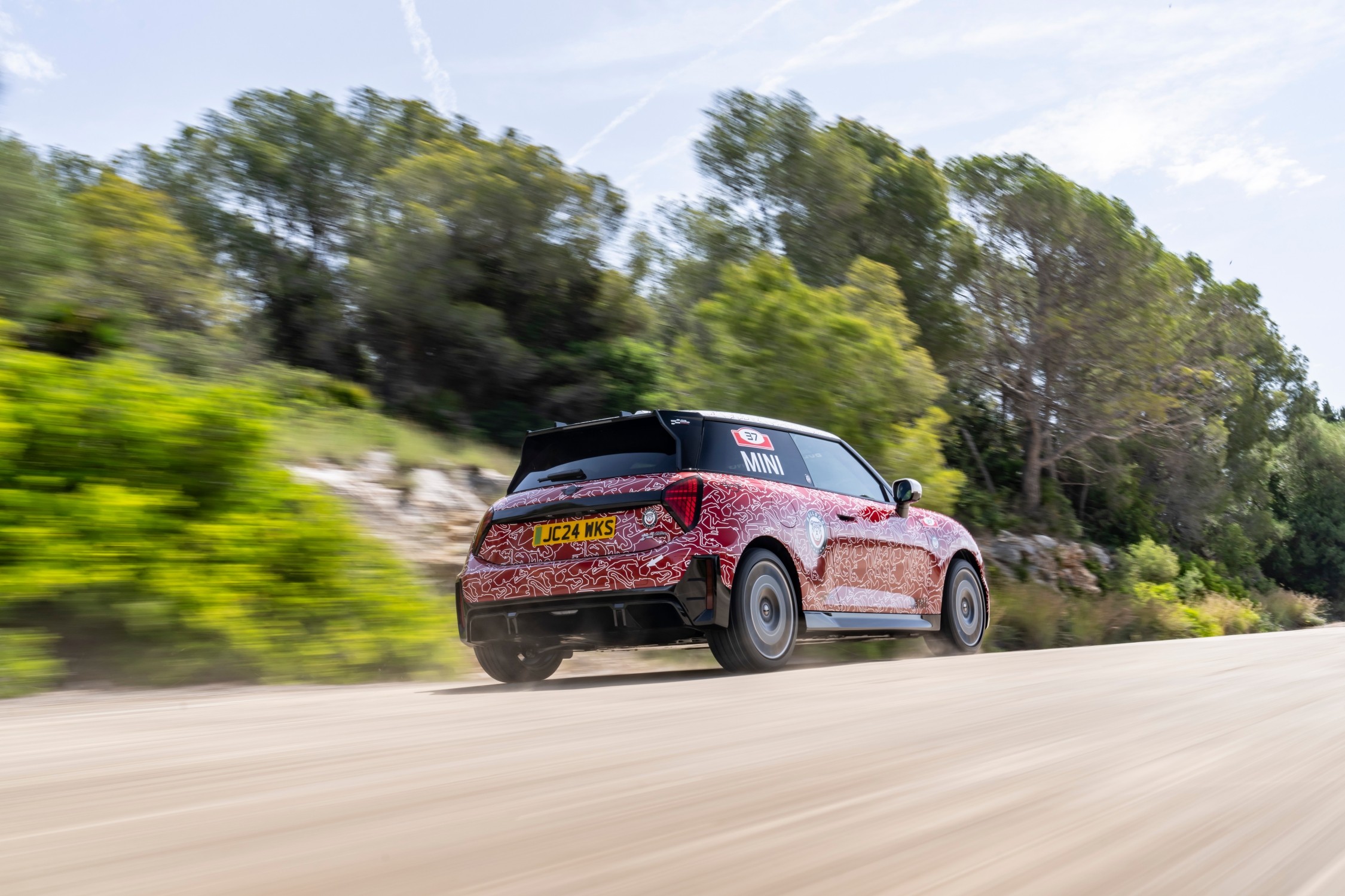 Ντεμπούτο για το πρώτο ηλεκτρικό MINI JCW στο Goodwood | Drive