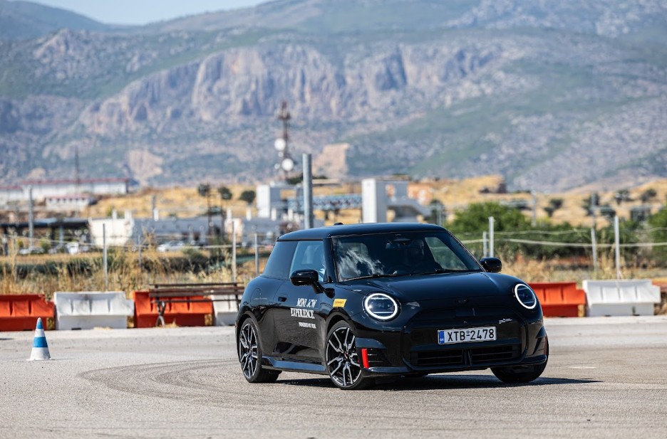 Test drive: MINI JCW Megara © MINI Hellas/Γιώργος Καραγιωργάκης 