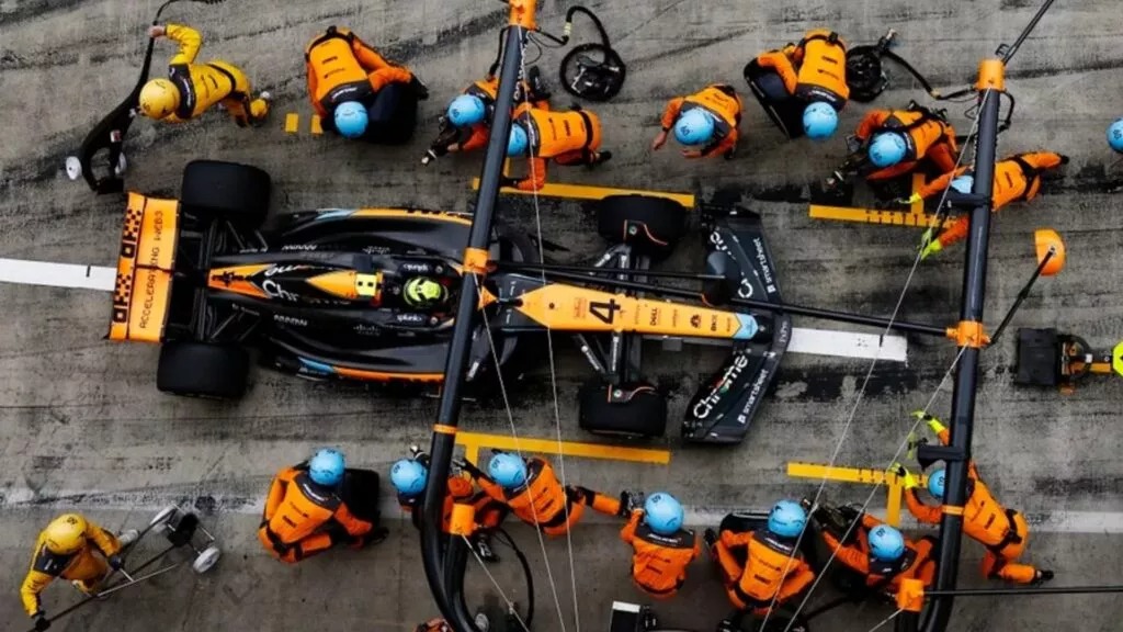 McLaren Pit Stop