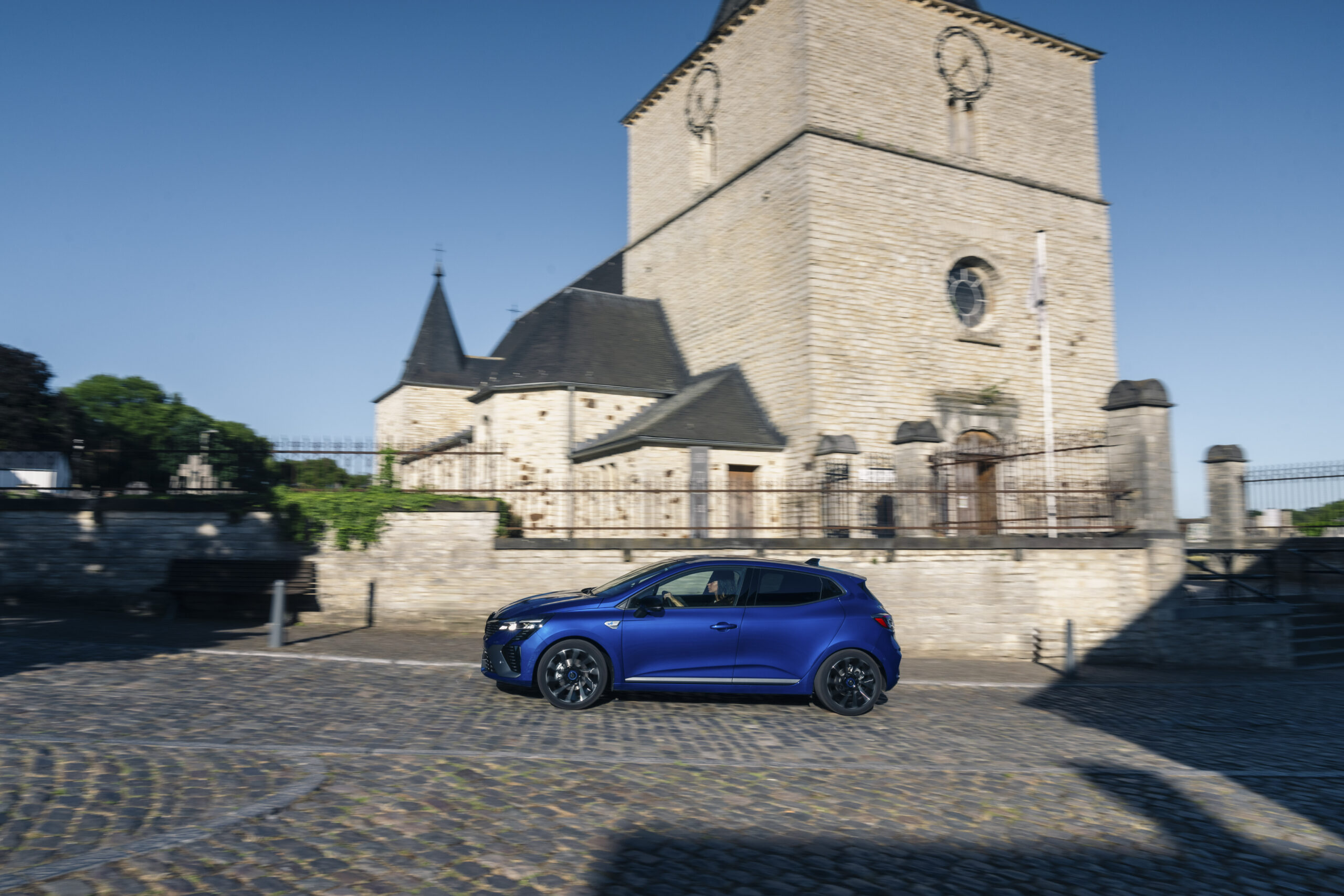 2023 Renault Clio E-Tech