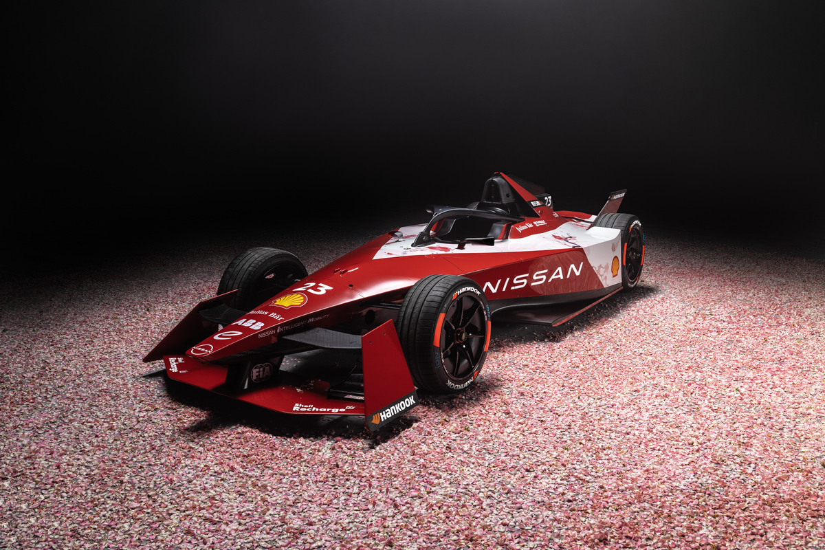 Nissan e-4ORCE 04 Formula E racecar