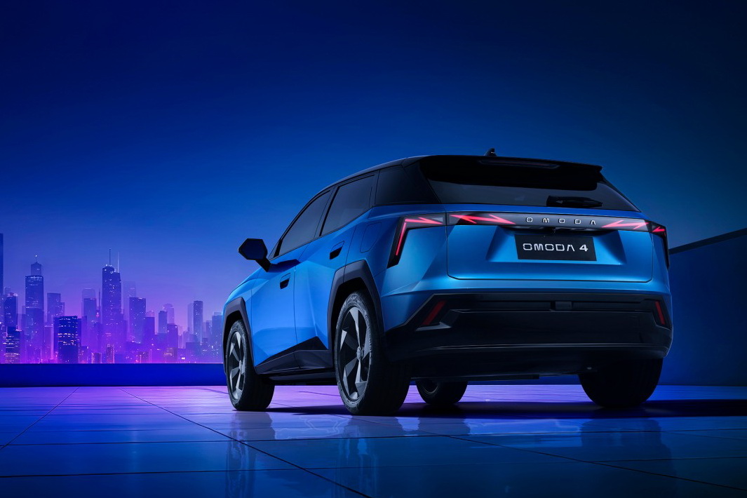 Omoda 4