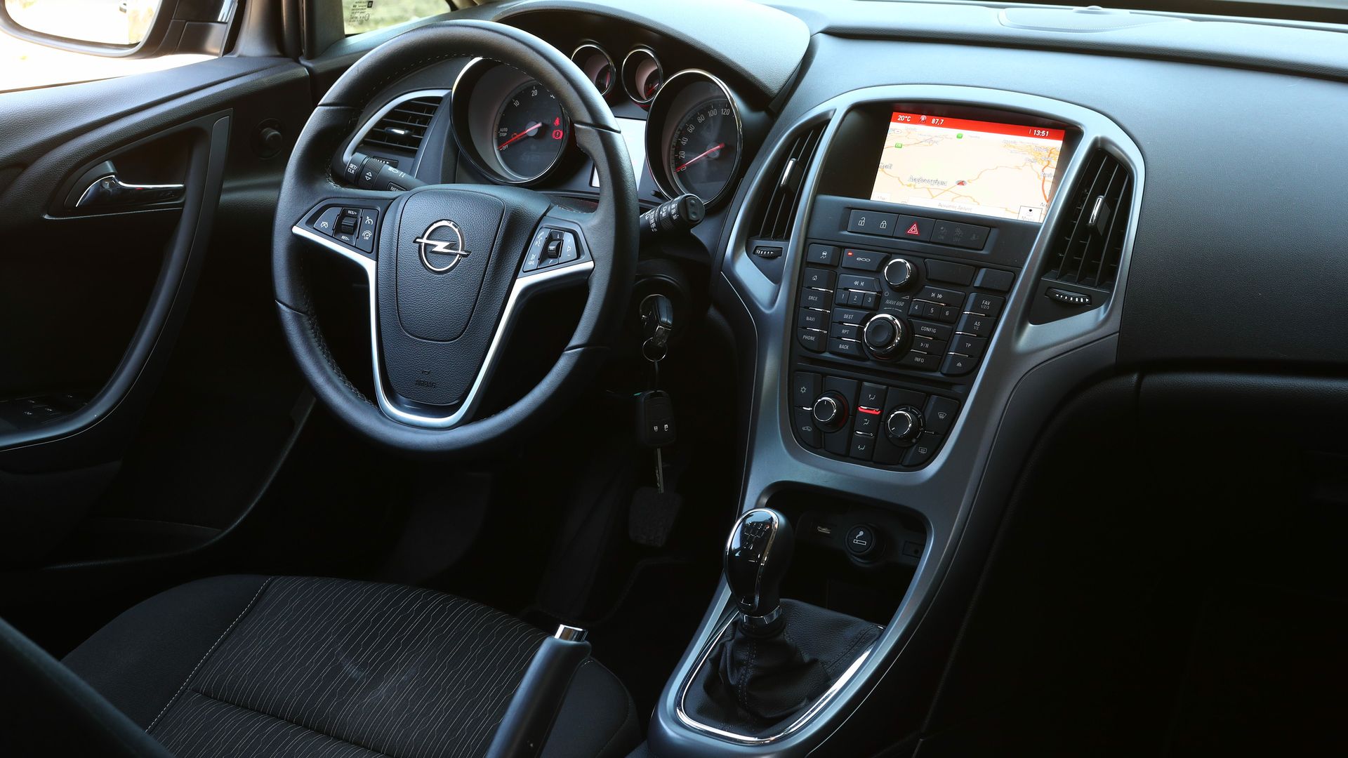 Opel Astra J 4