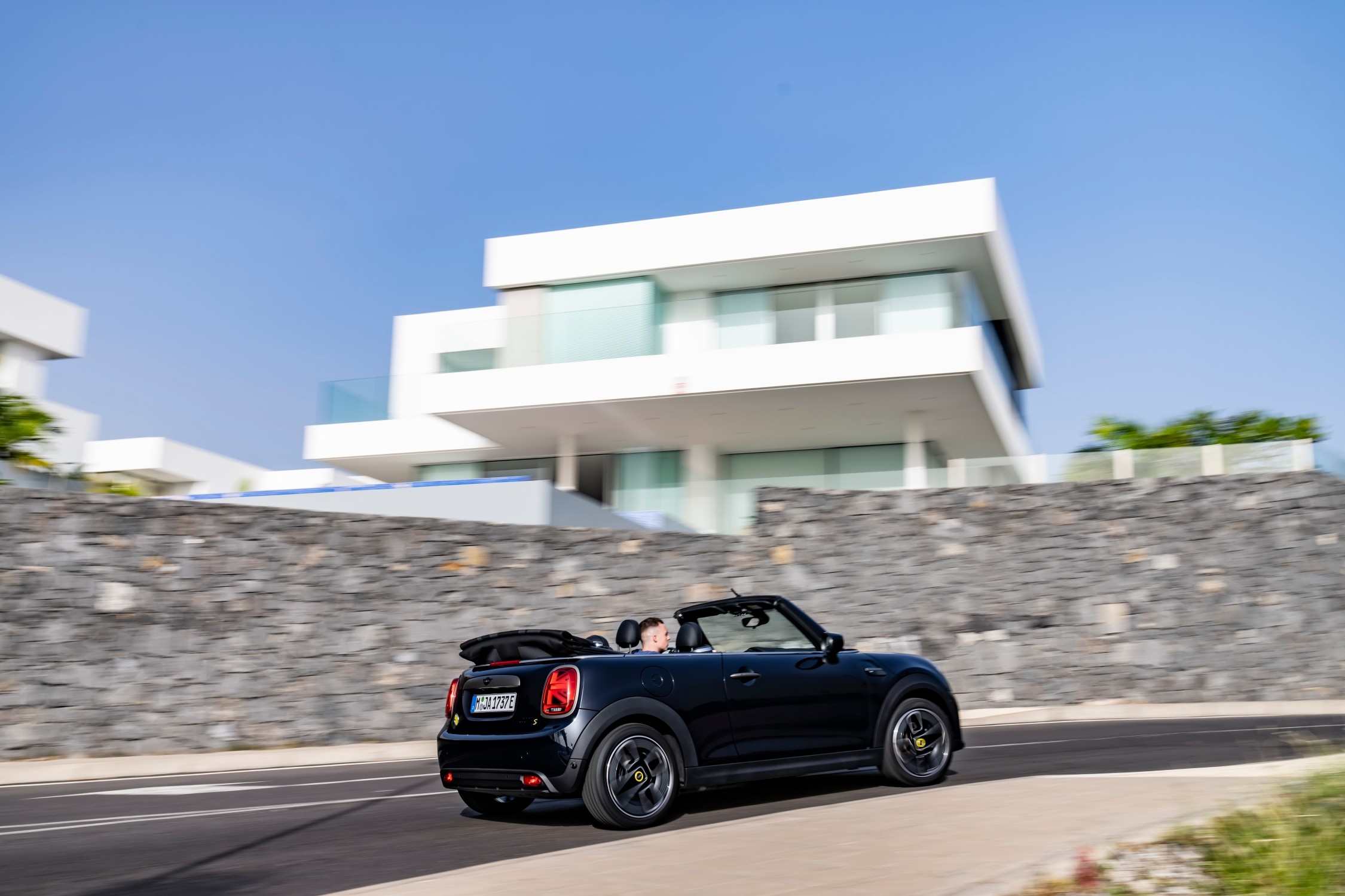 MINI Cooper SE Convertible