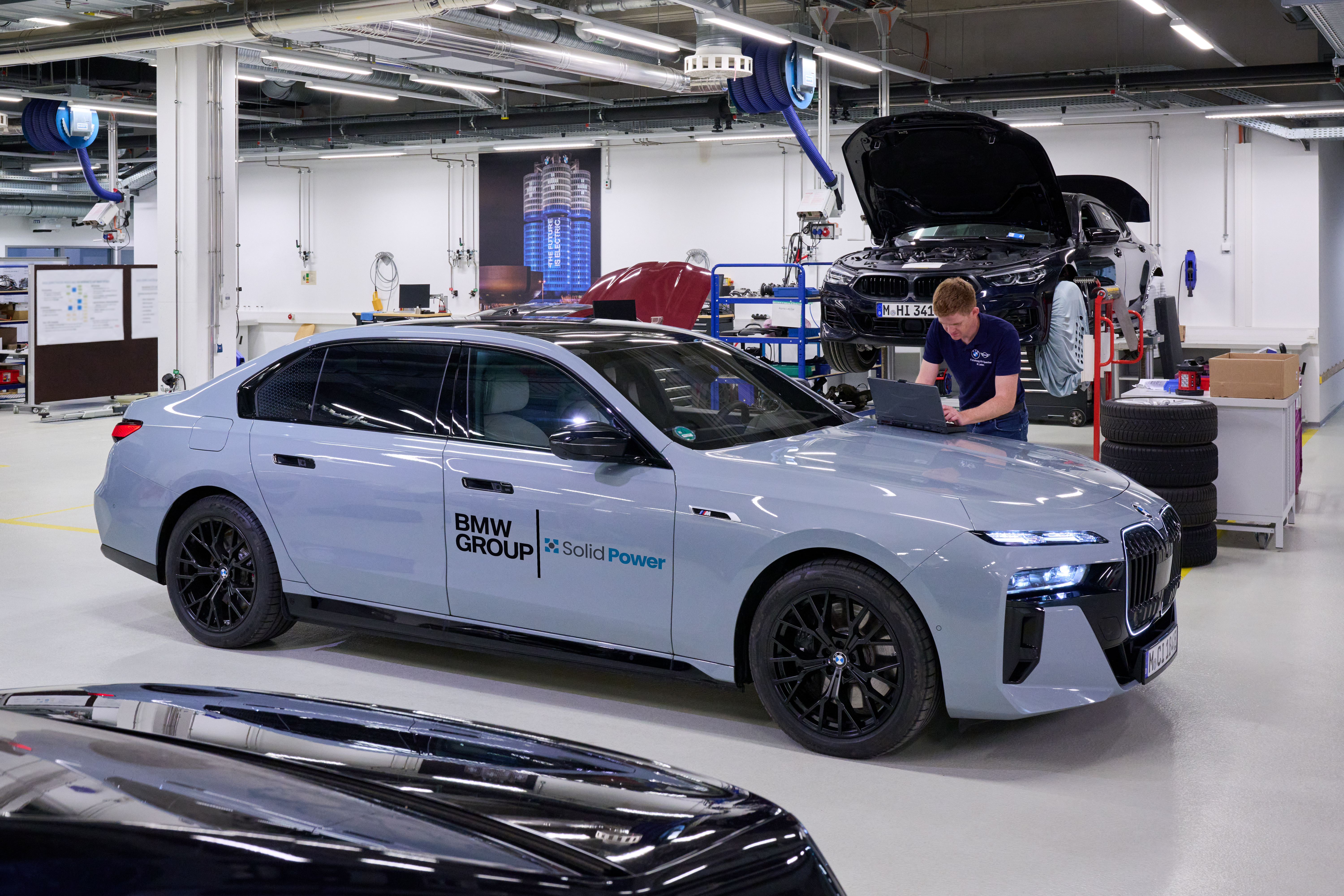 BMW i7, ASSB