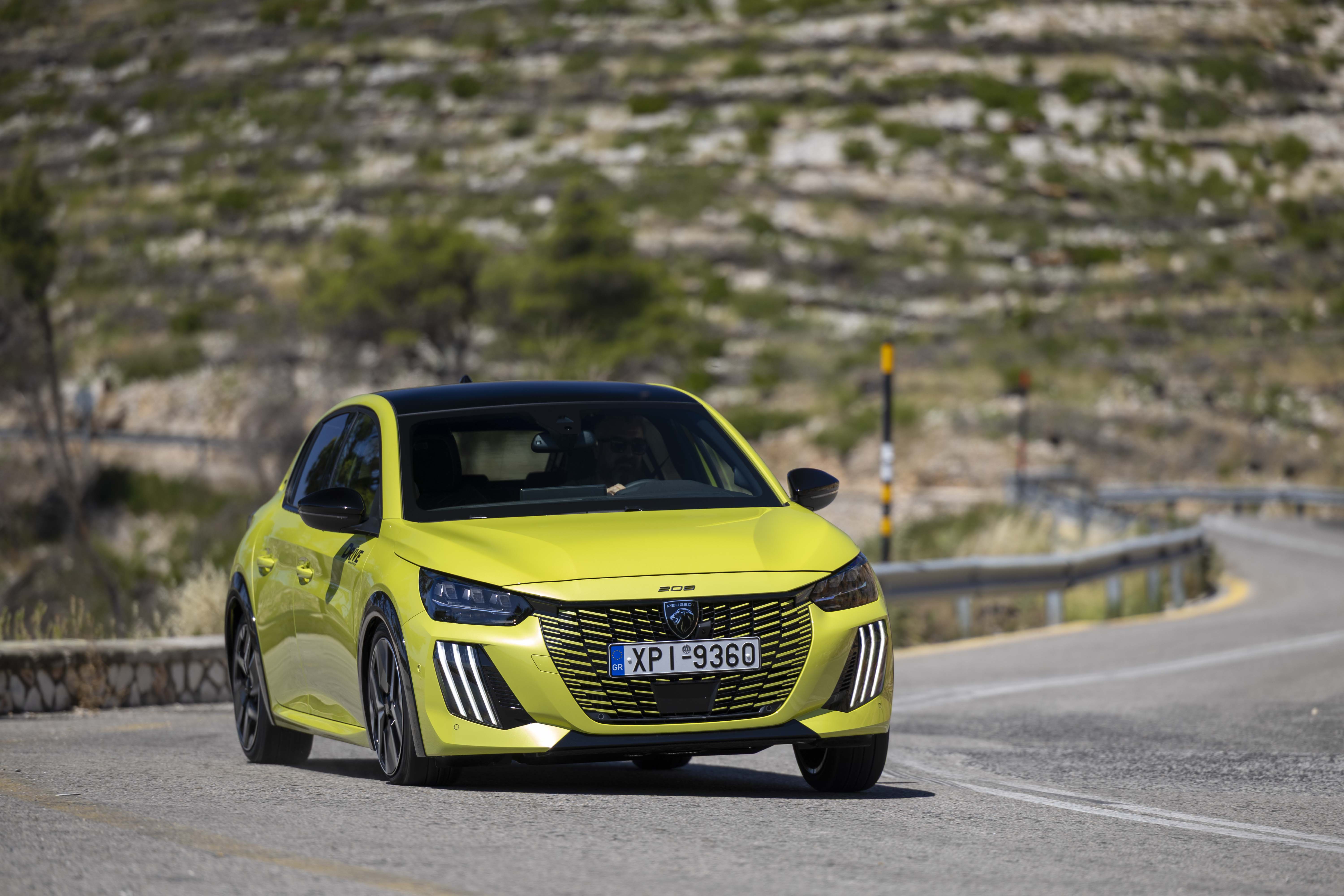 Peugeot 208 Hybrid 145