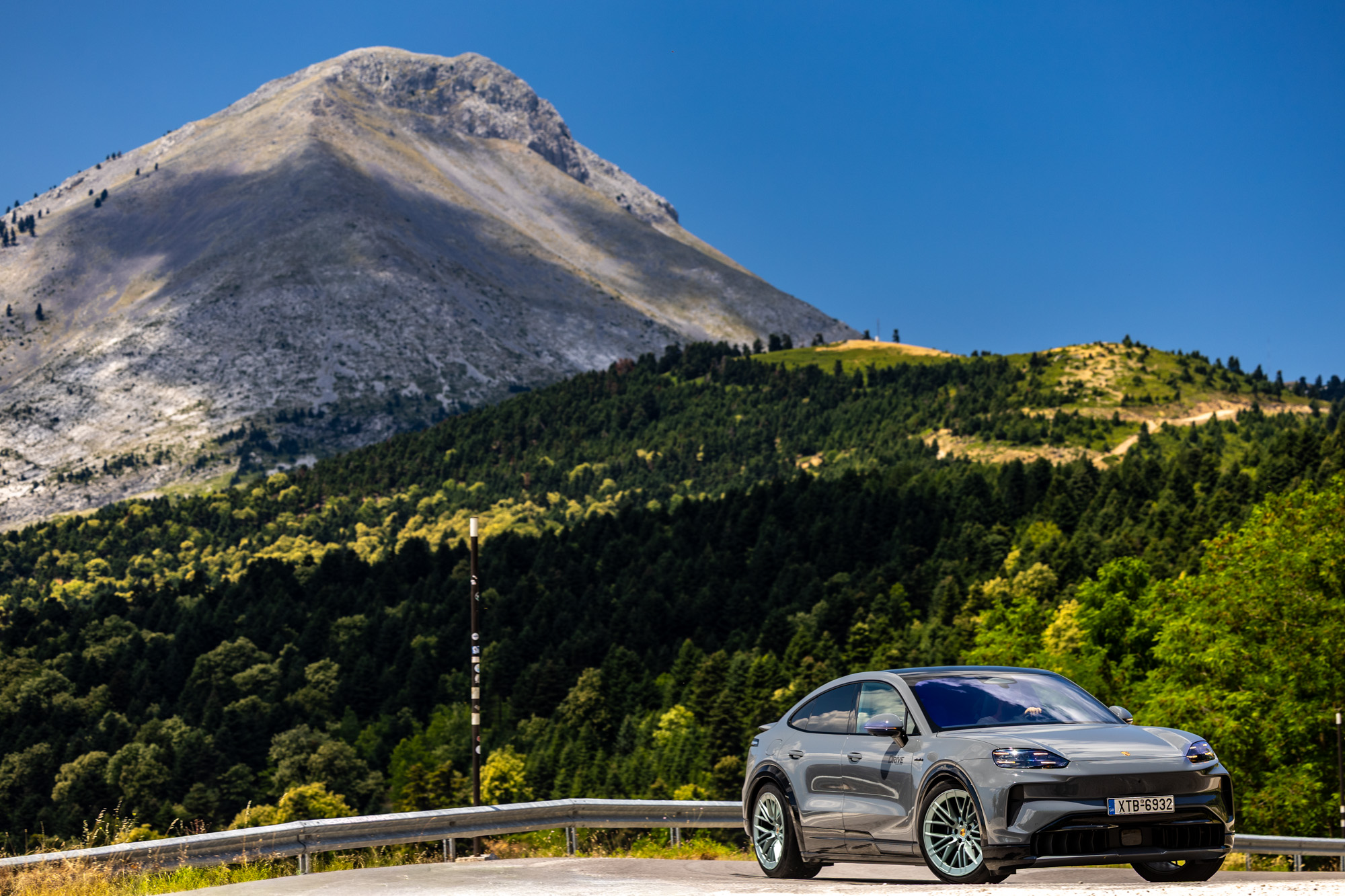 Test drive: Porsche Cayenne Coupé Electric @ DRIVE Media Group/Θανάσης Κουτσογιάννης