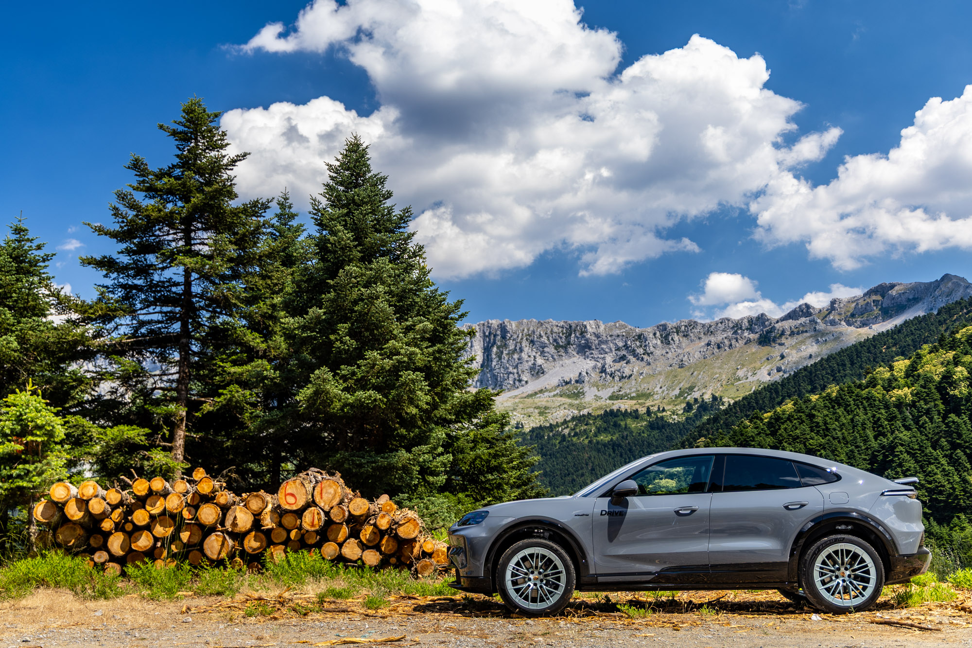 Test drive: Porsche Cayenne Coupé Electric @ DRIVE Media Group/Θανάσης Κουτσογιάννης