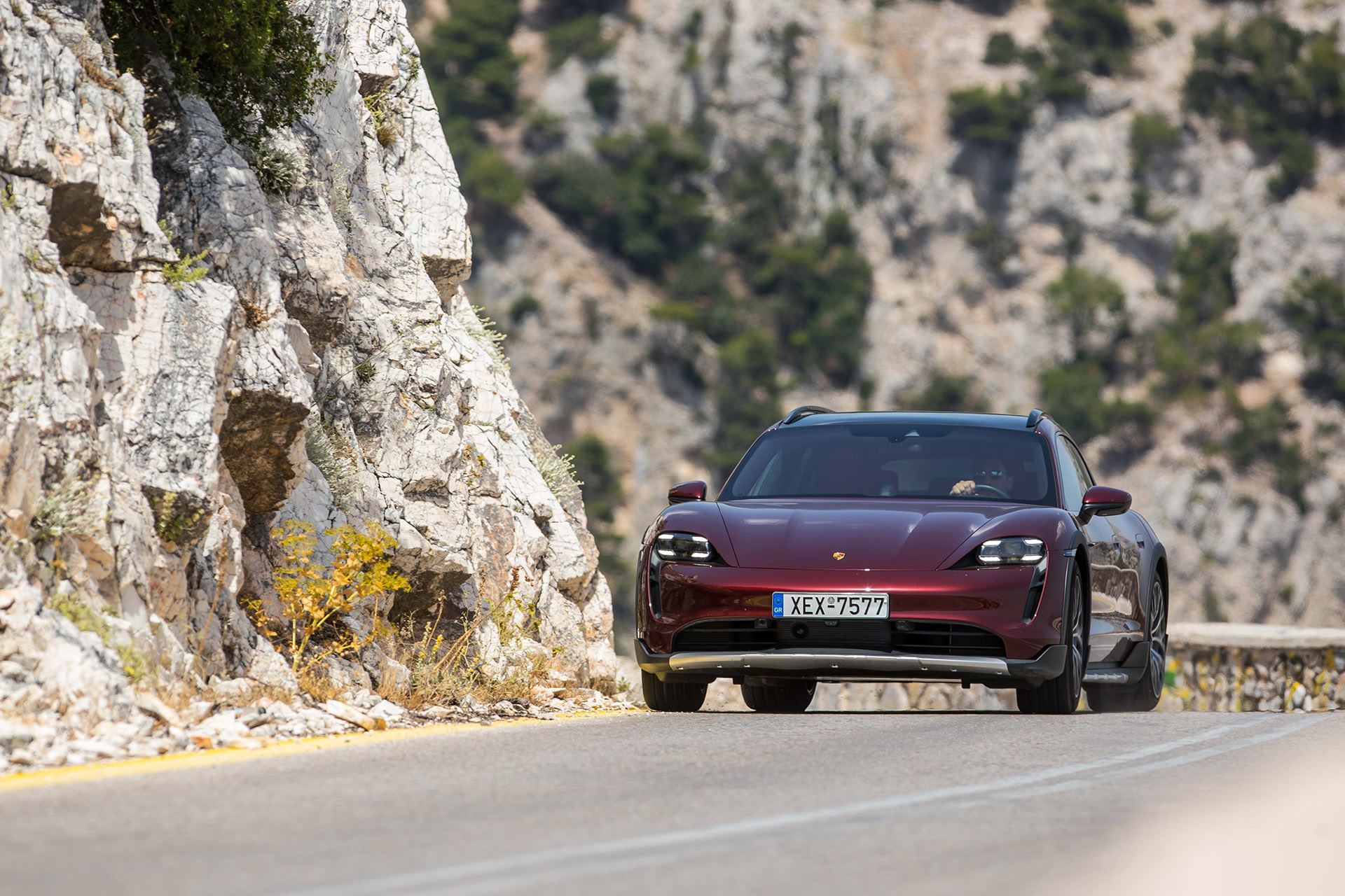 Test drive: Porsche Taycan 4 Cross Turismo, Photo credits DRIVE Media Group/Thanassis Koutsogiannis