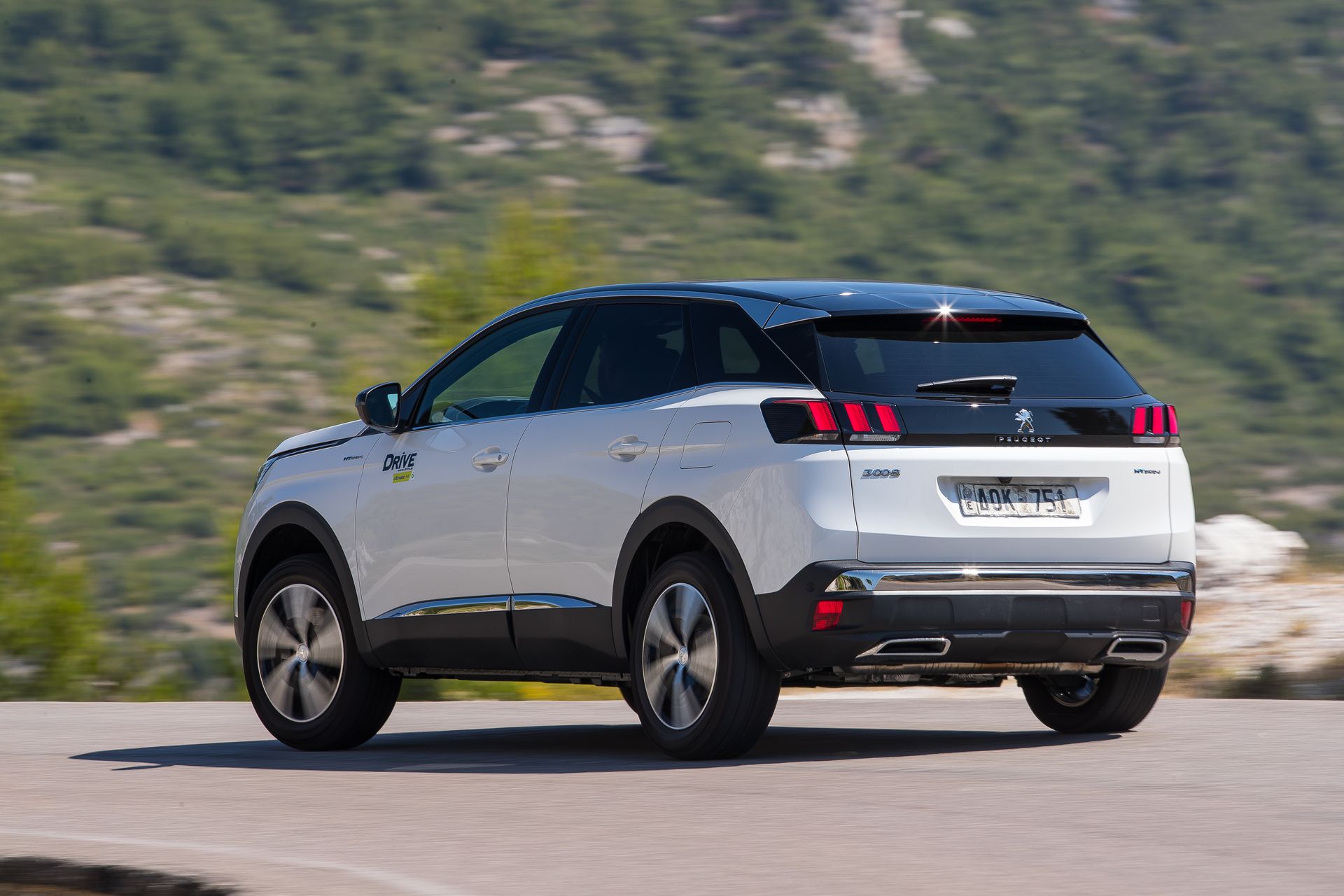 Peugeot 3008 HYBRID4 DRIVE 5