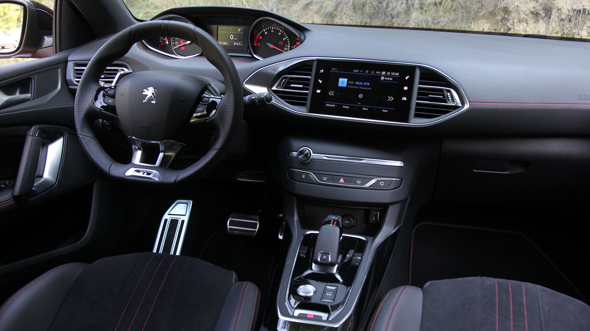 Peugeot 308 GT PureTech 225 interior