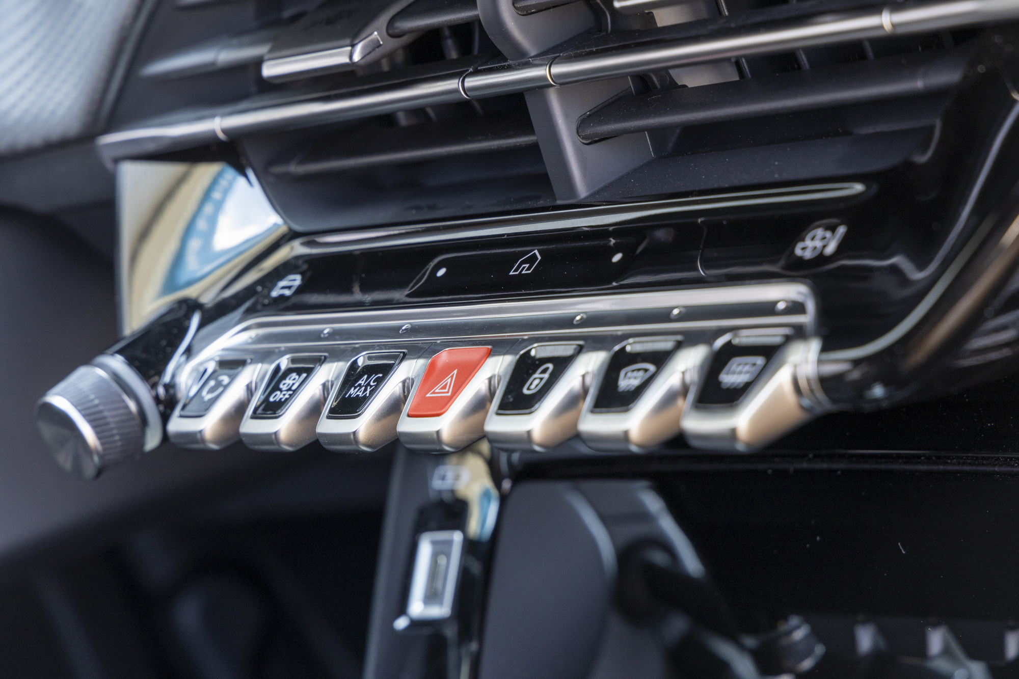 Peugeot 2008 Hybrid 136 e-DCS6