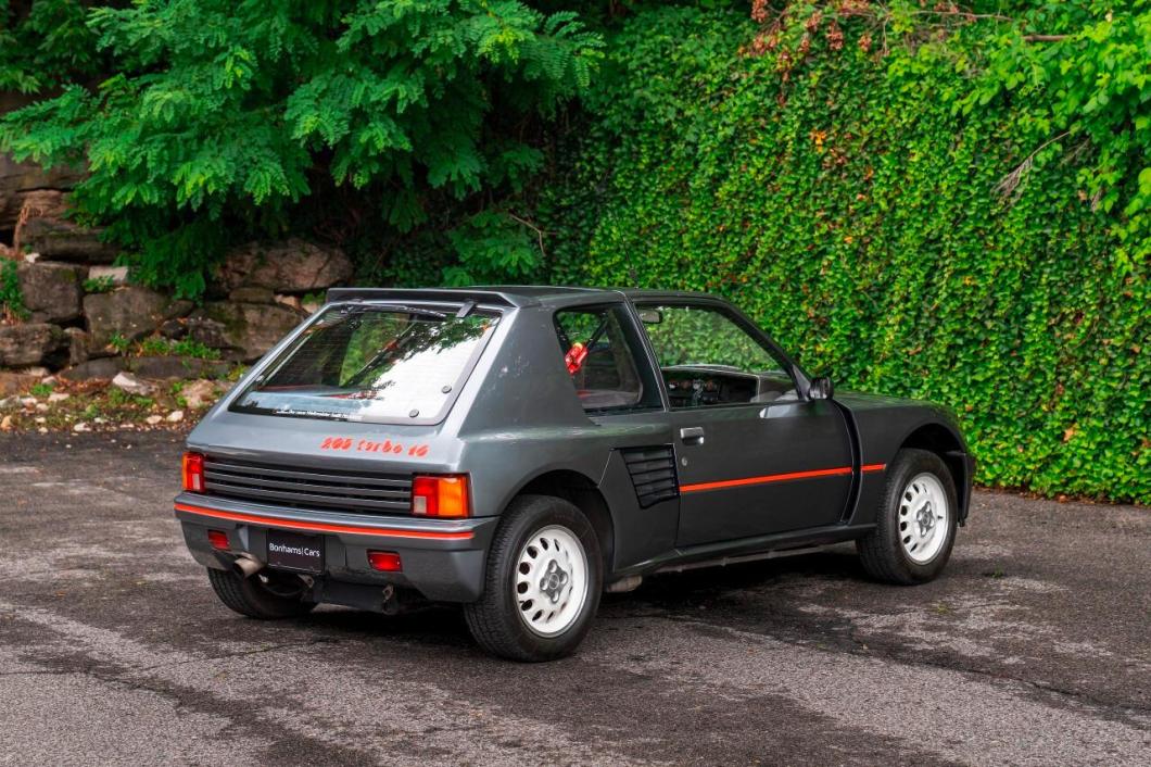 Peugeot 205 T16