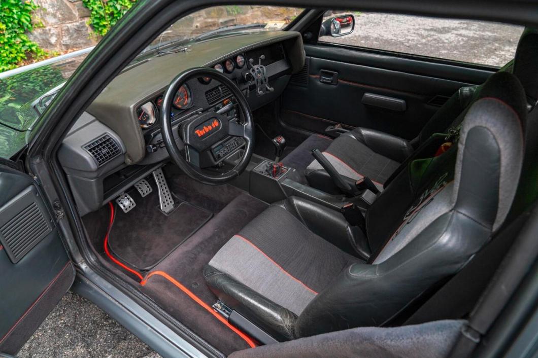 Peugeot 205 T16