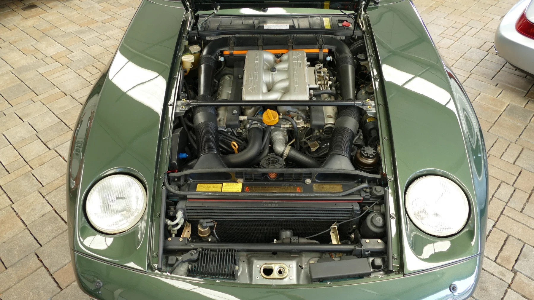 Porsche 928
