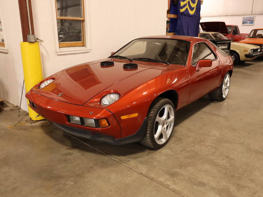 Porsche 928