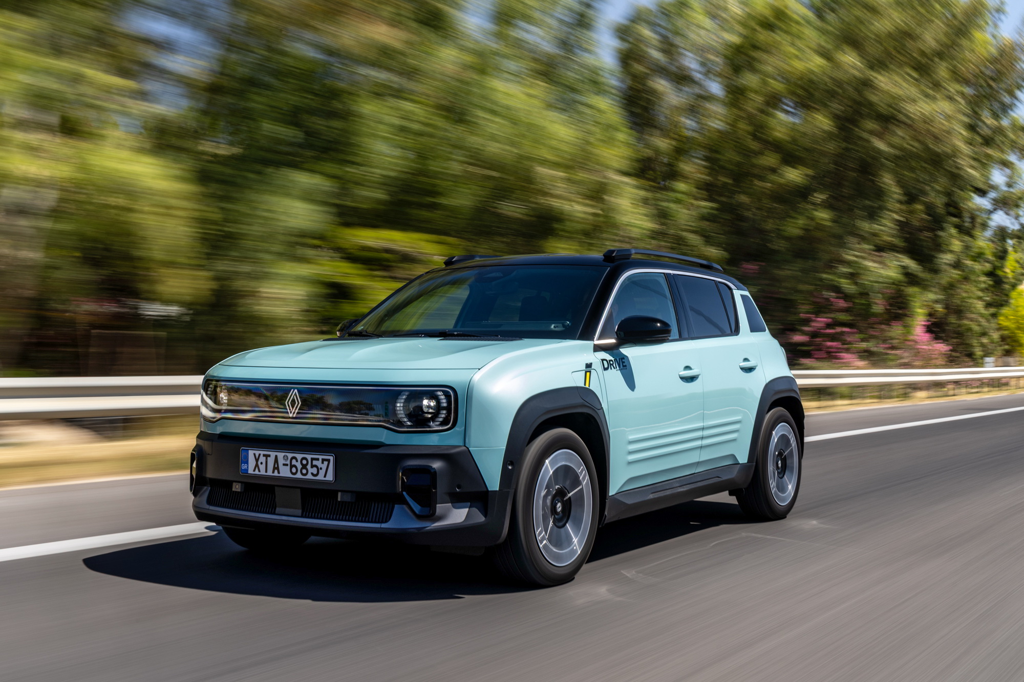 Test drive: Renault 4 E-Tech, Photo © DRIVE Media Group/Thanassis Koutsogiannis