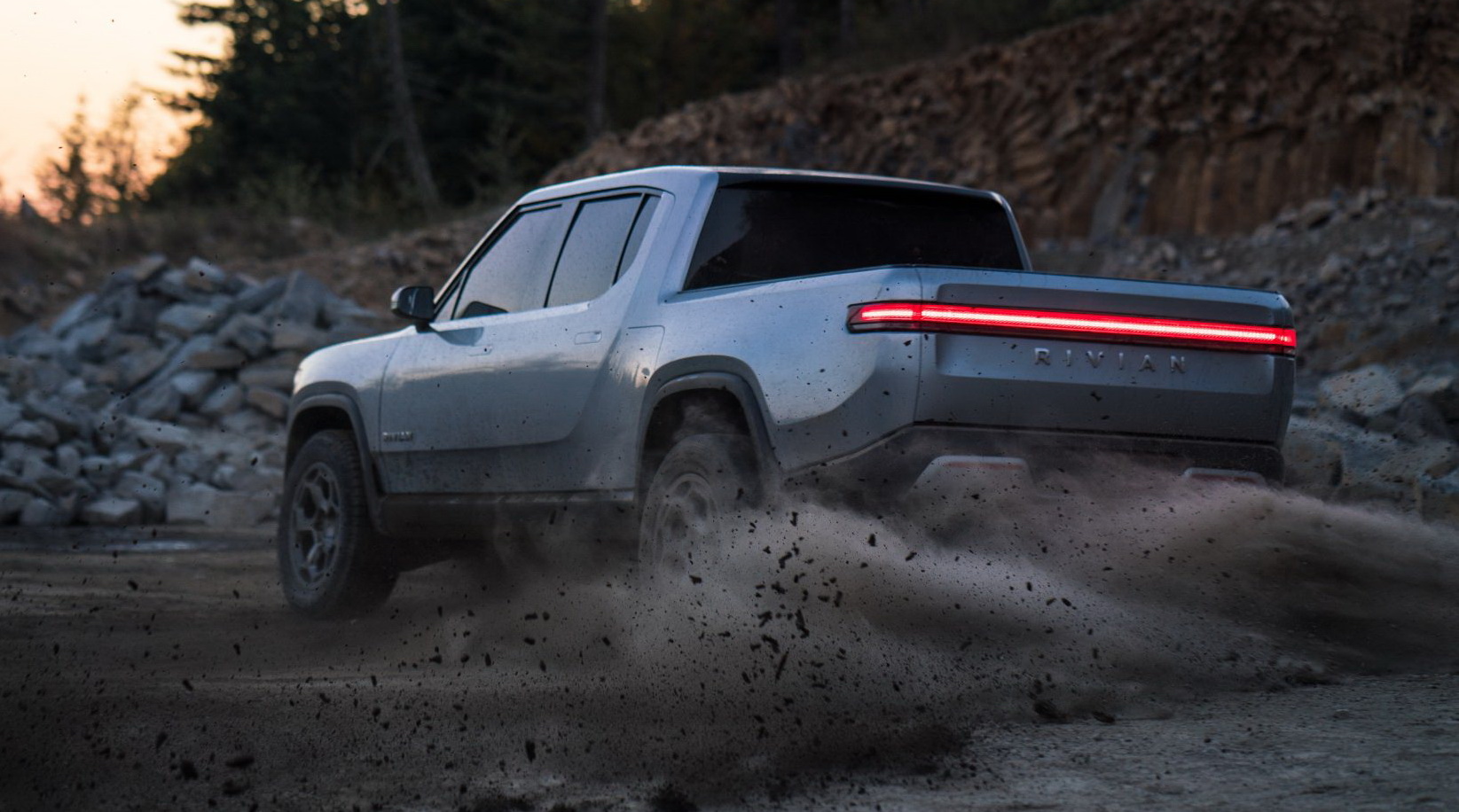 Rivian R1T εκτός δρόμου