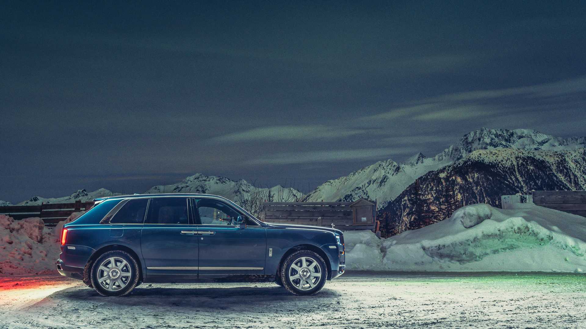 Rolls-Royce Cullinan ski resort taxi