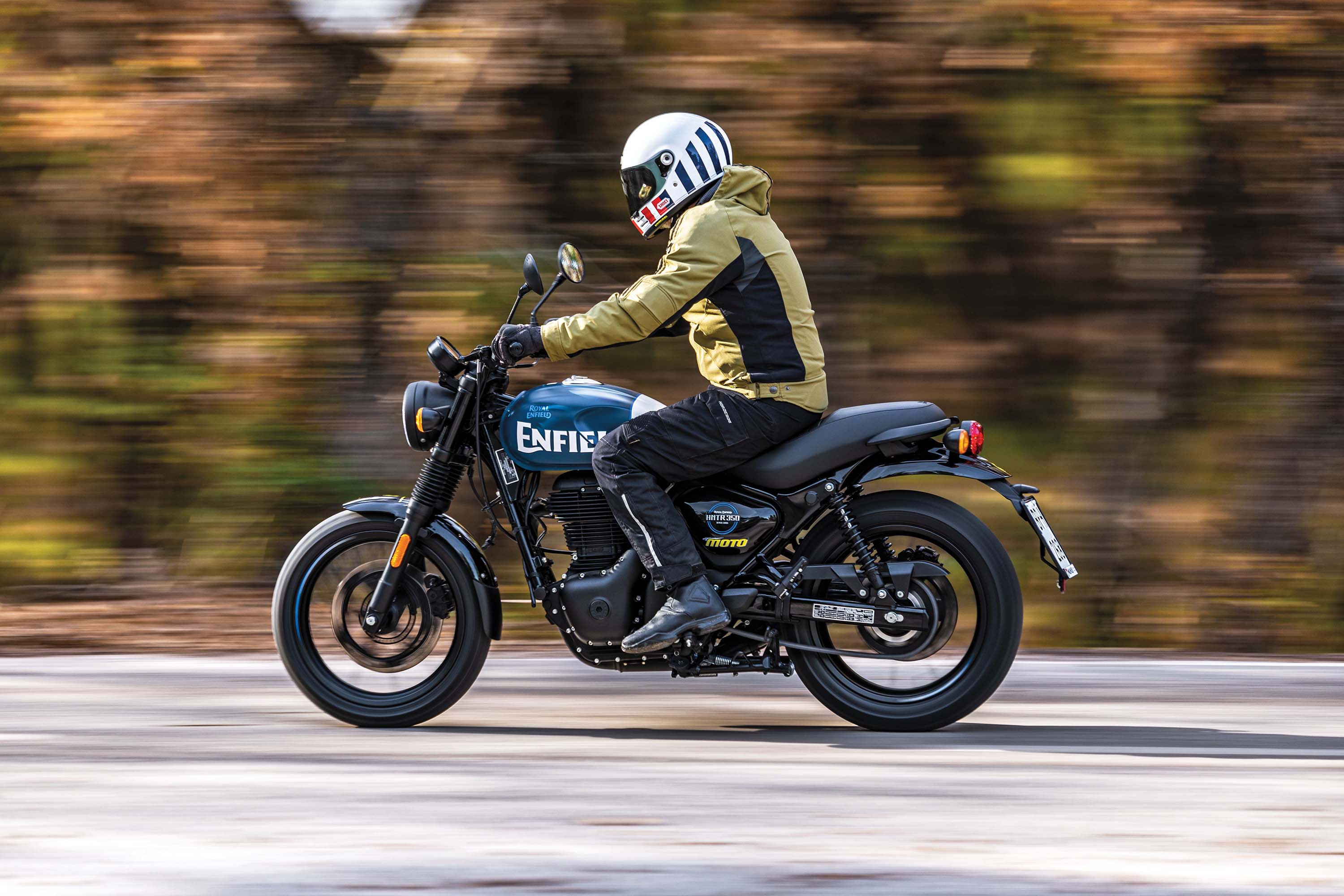 Test ride: Royal Enfield HNTR 350, Photo MOTO Magazine/Yiorgos Niaounakis