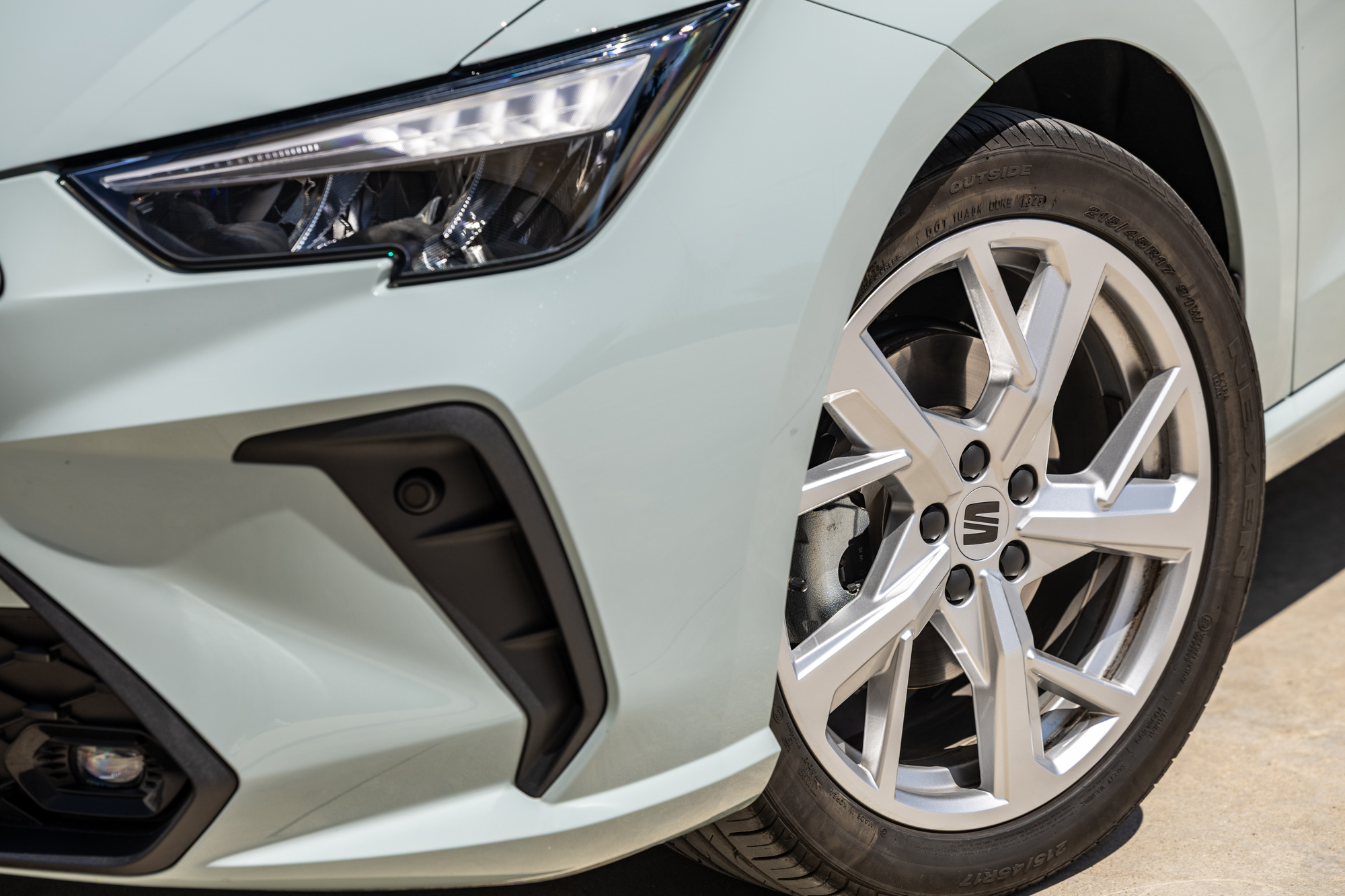 Test Drive: SEAT Ibiza 1.0 TSI 115 PS FR, Photo © DRIVE Media Group/Thanassis Koutsogiannis