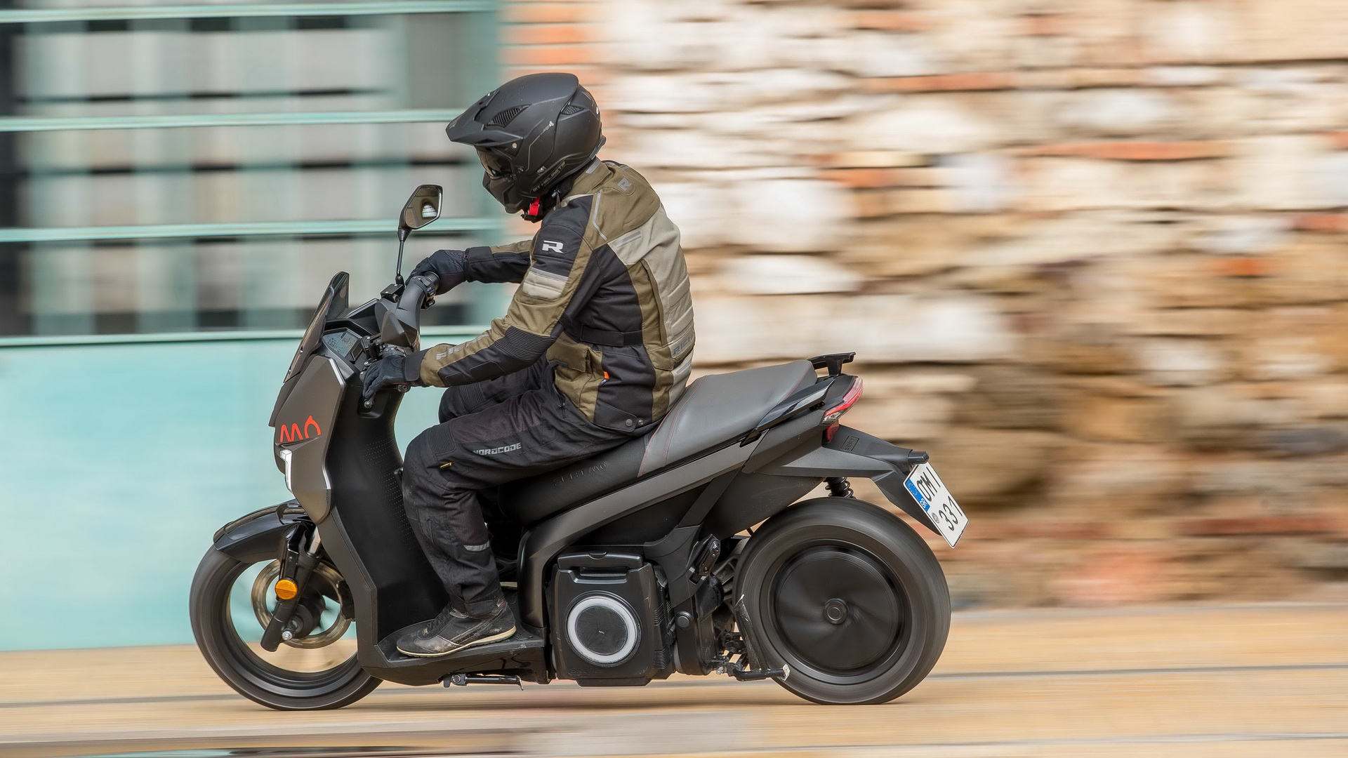 Test ride: SEAT MÓ eScooter 125, photo credits DRIVE Magazine/Thanassis Koutsogiannis