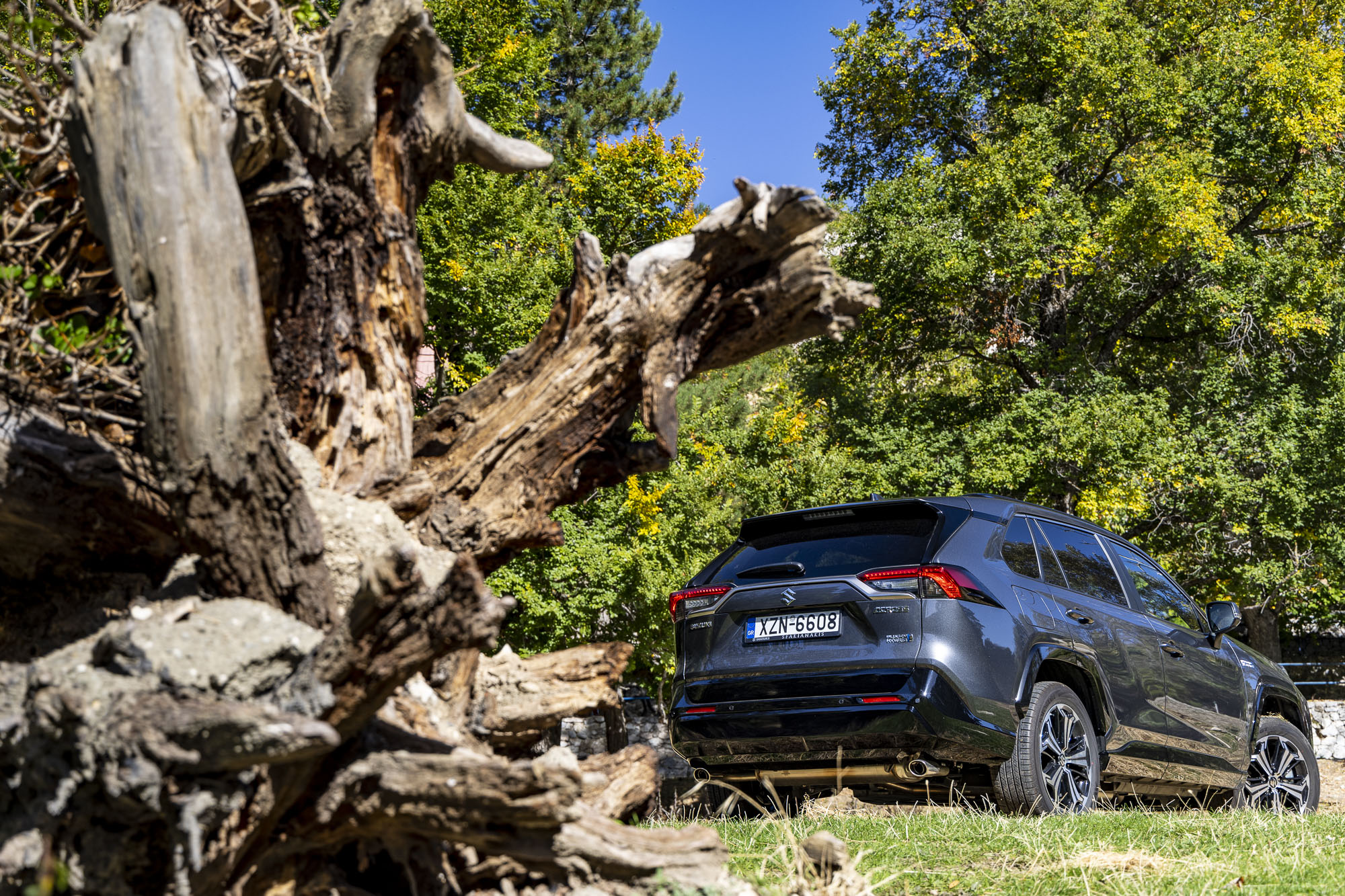 Suzuki Across Plug-In Hybrid E-CVT 4WD MY2023